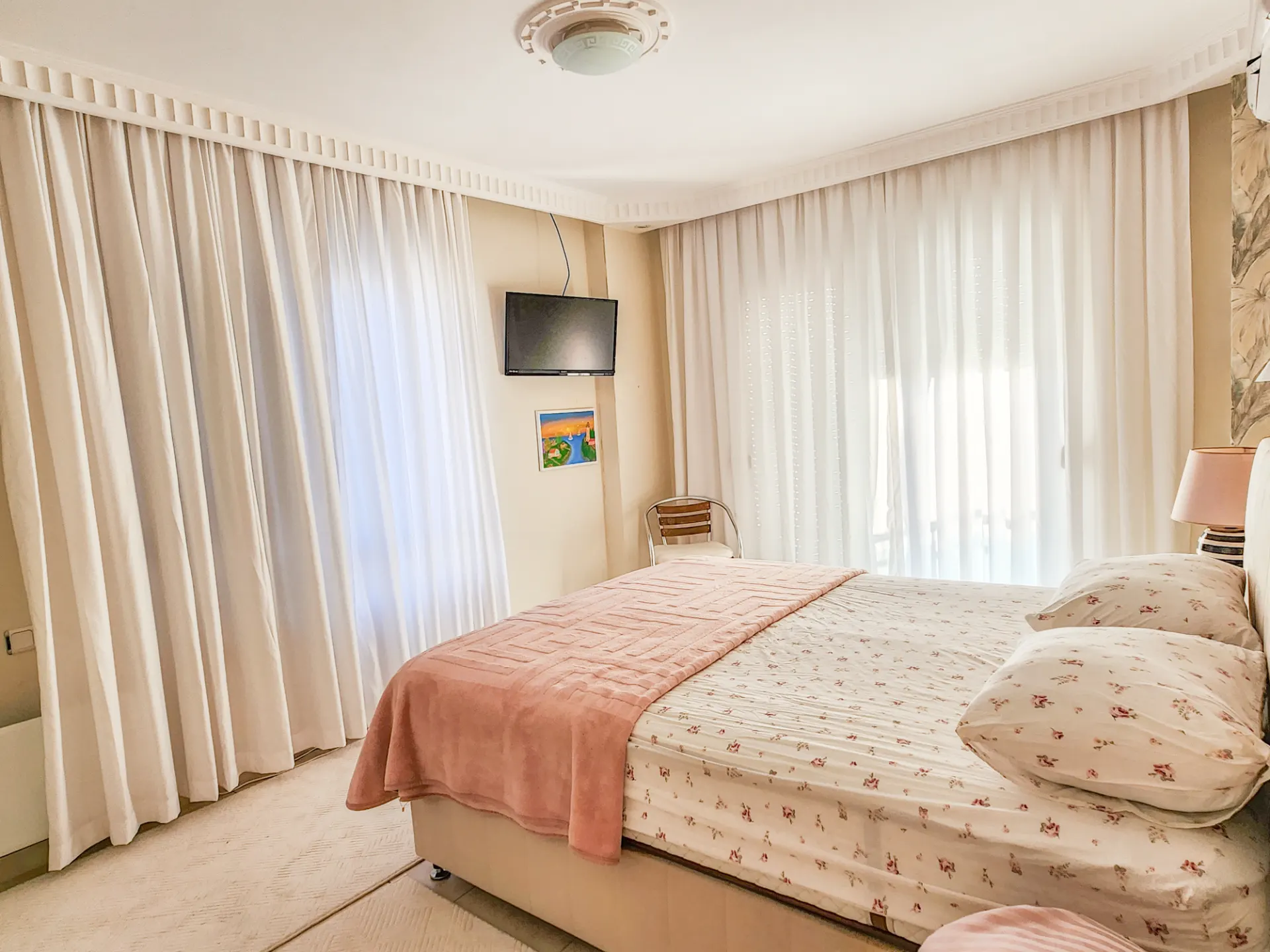 Alanya Merkez’de Satılık 4+1 Geniş Daire | 240 m²