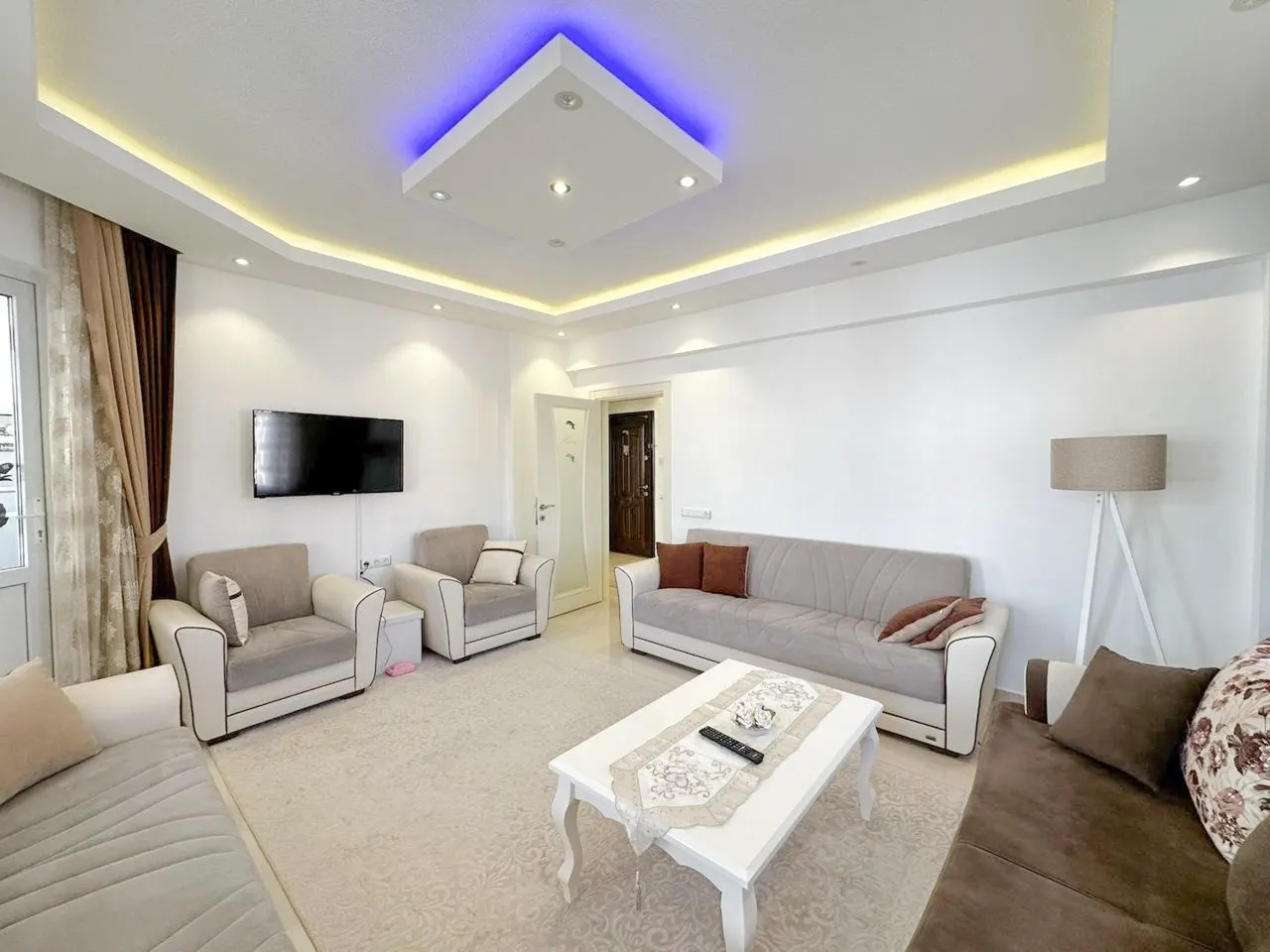 Saray Mahallesi Alanya’da Kleopatra Plajı’na 200 Metre Satılık Lüks 2+1 Daire
