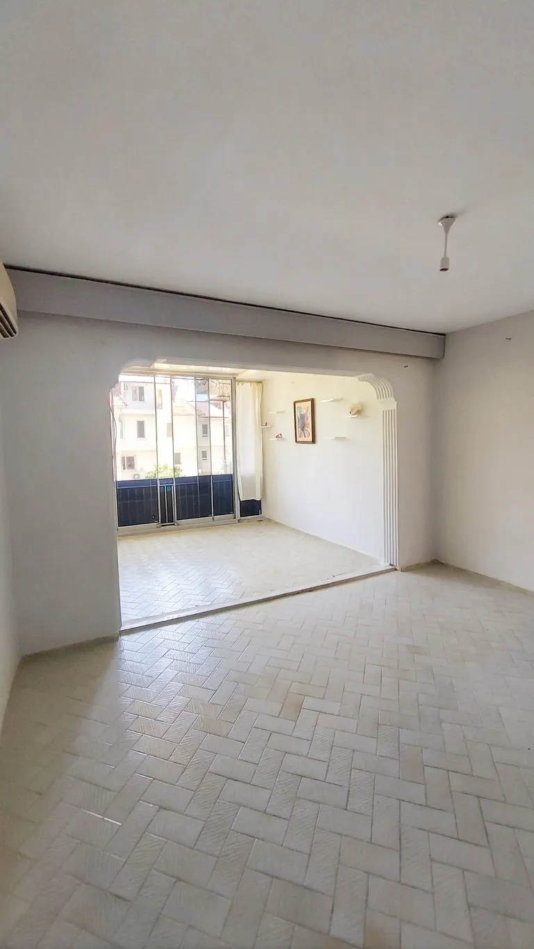 Sahile 500 Metre Mesafede, Site İçerisinde Kiralık 2+1 Daire