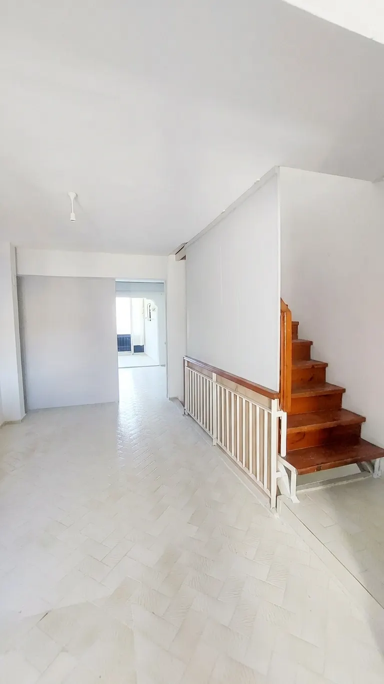 Sahile 500 Metre Mesafede, Site İçerisinde Kiralık 2+1 Daire