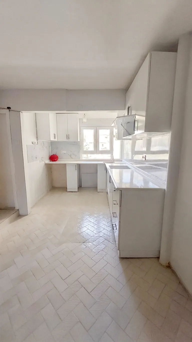 Sahile 500 Metre Mesafede, Site İçerisinde Kiralık 2+1 Daire