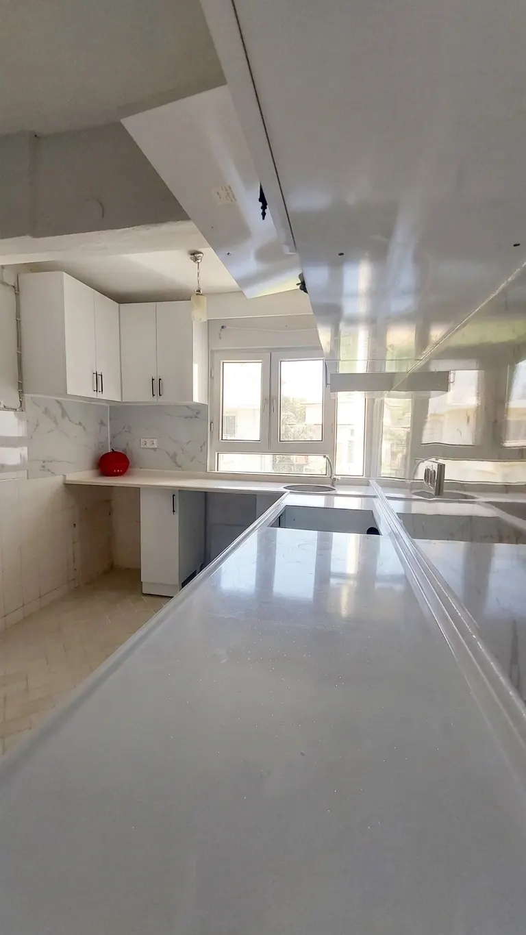 Sahile 500 Metre Mesafede, Site İçerisinde Kiralık 2+1 Daire