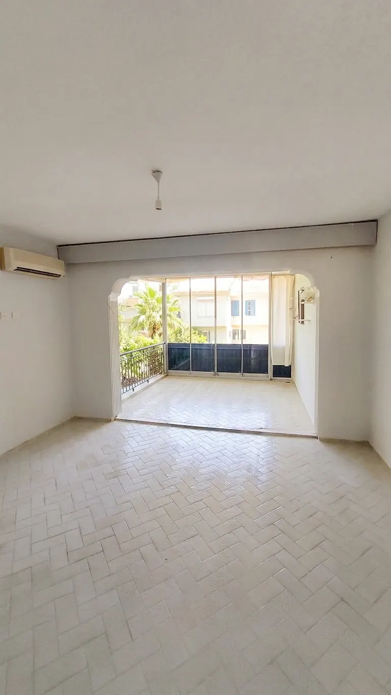 Sahile 500 Metre Mesafede, Site İçerisinde Kiralık 2+1 Daire