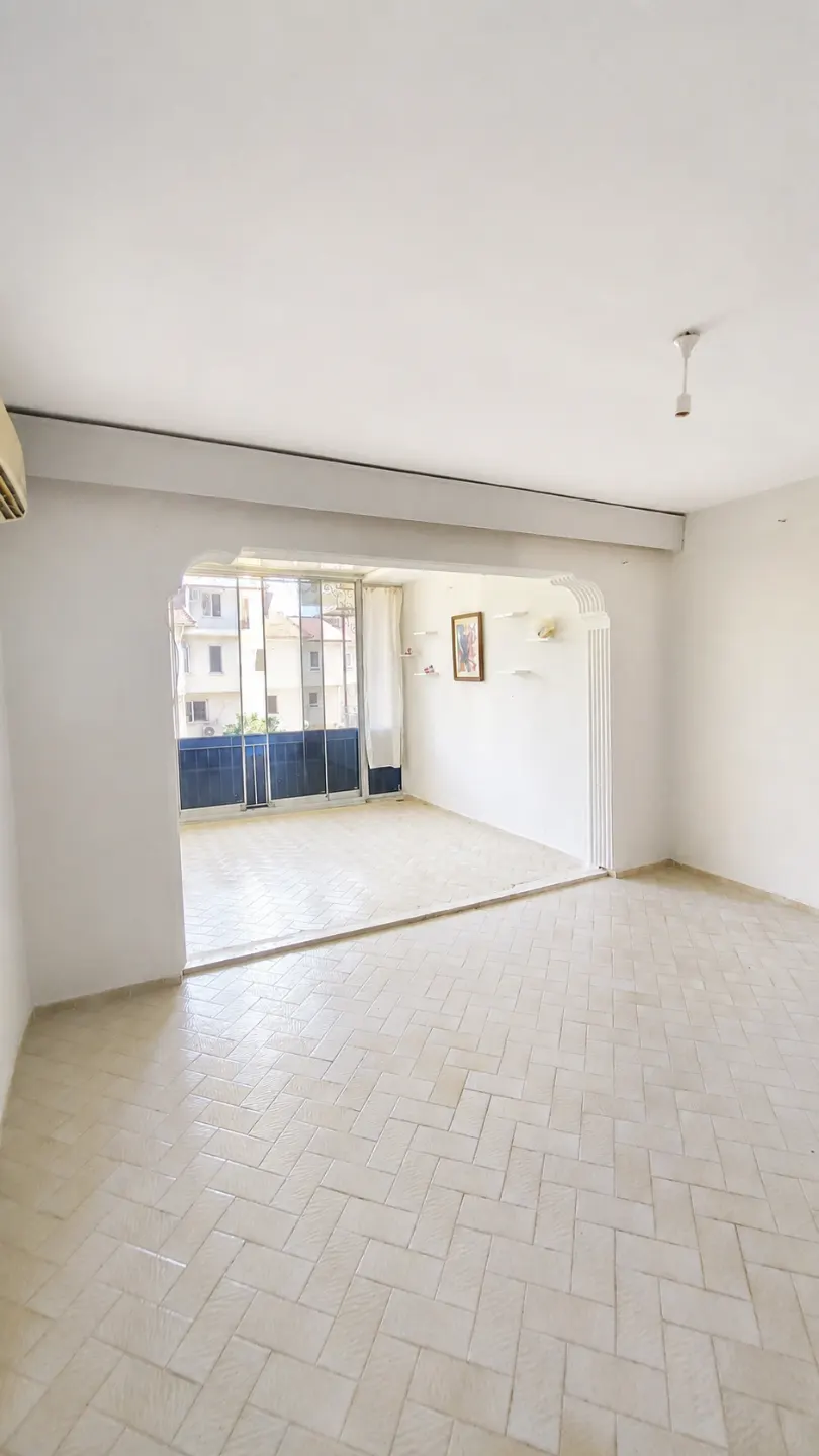 Sahile 500 Metre Mesafede, Site İçerisinde Kiralık 2+1 Daire