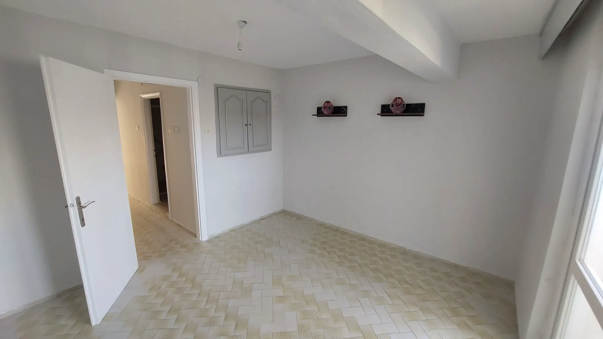 Sahile 500 Metre Mesafede, Site İçerisinde Kiralık 2+1 Daire