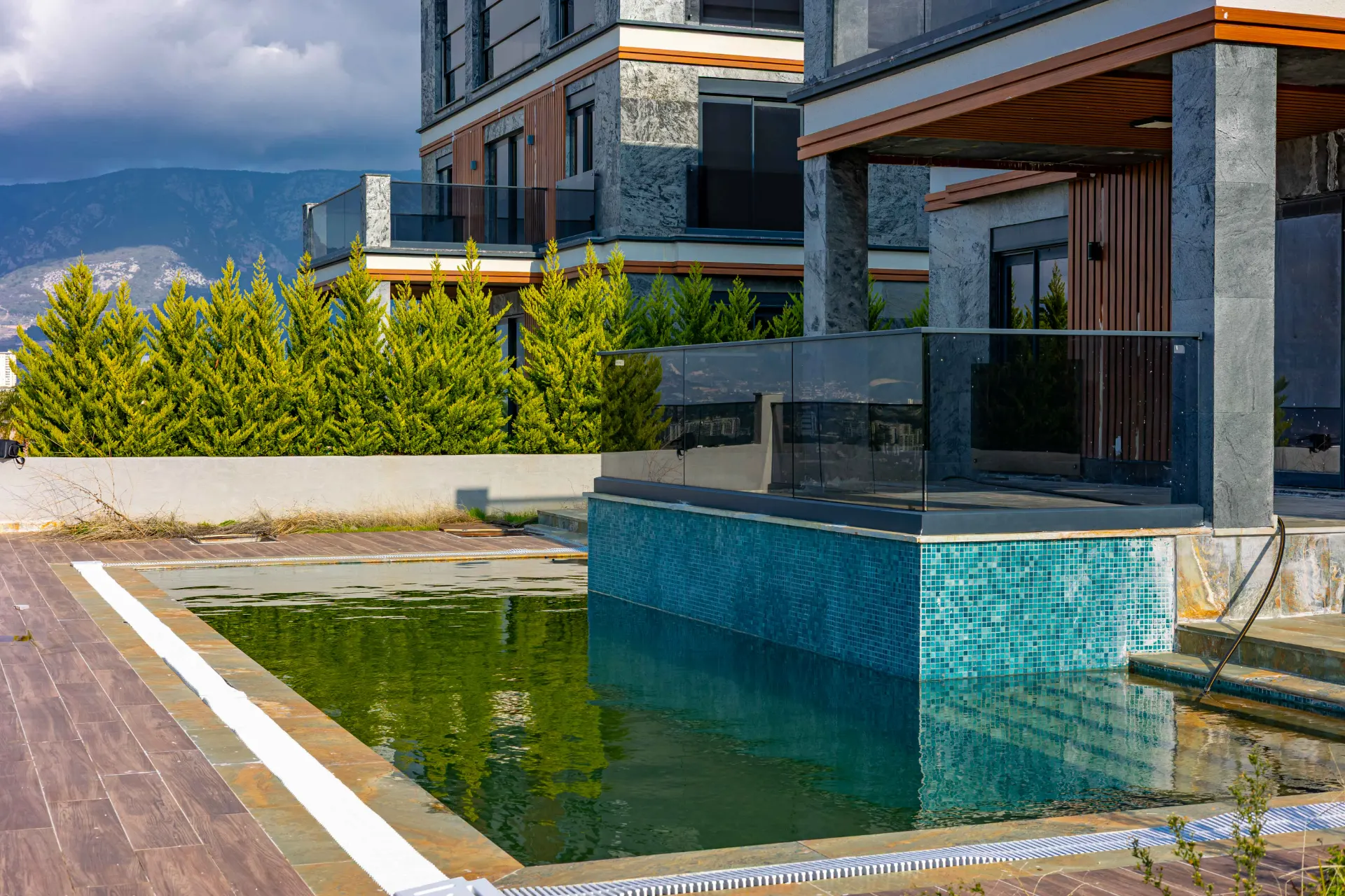 OLIMP CITY’DE ÖZEL HAVUZLU, PANORAMİK DENİZ VE DAĞ MANZARALI LÜKS 4+1 VİLLA
