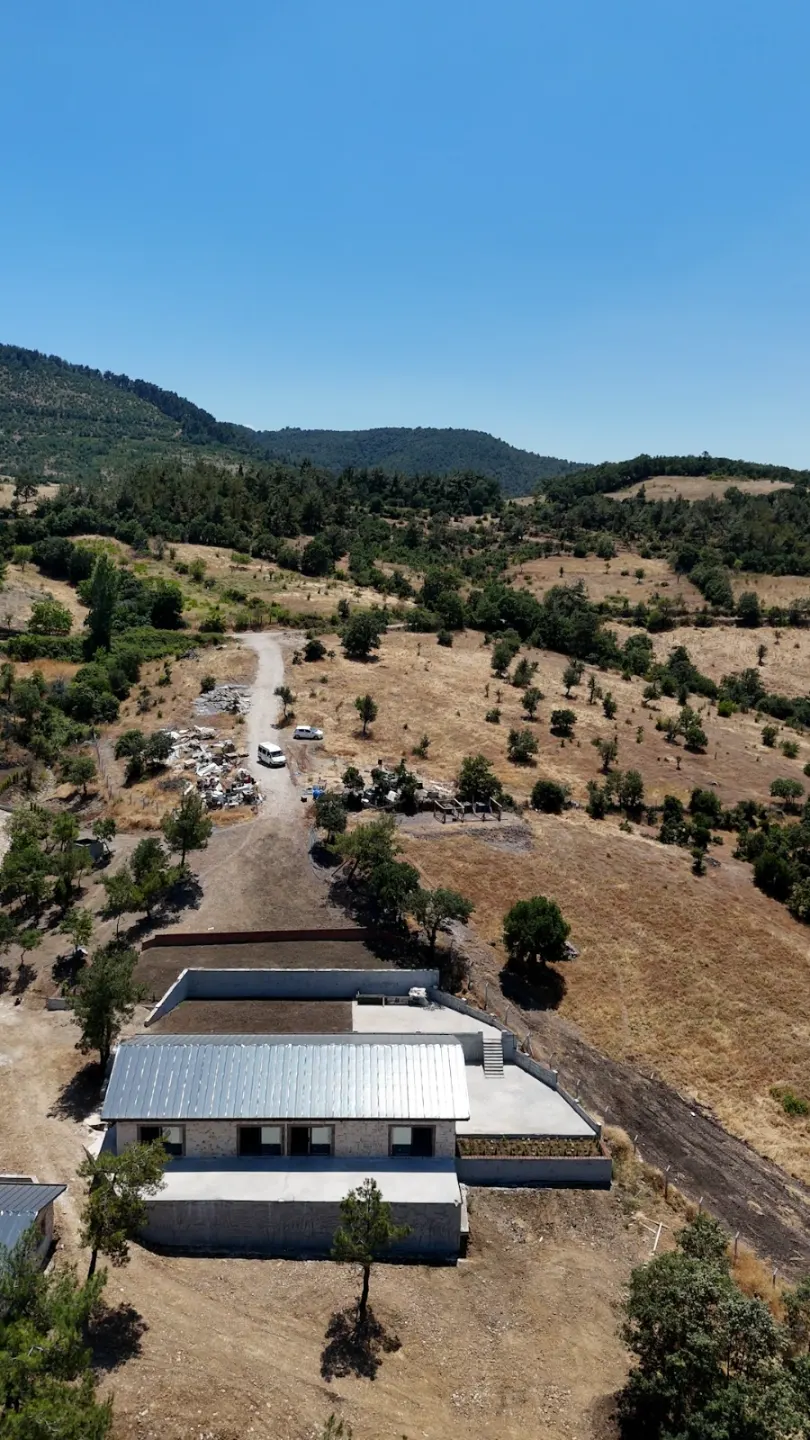 Nefes Kazdağları : Kazdağları'nın Kalbinde, 10.700m2 Arsa İçerisinde, Toplam 450 m2, 3 Yapı İçeren Proje