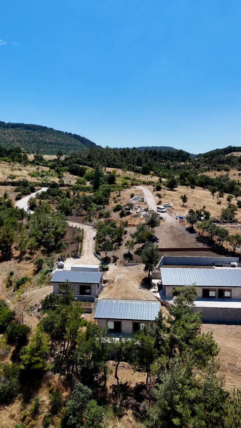 Kazdağları心脏地带：10,700m2土地，450m2项目