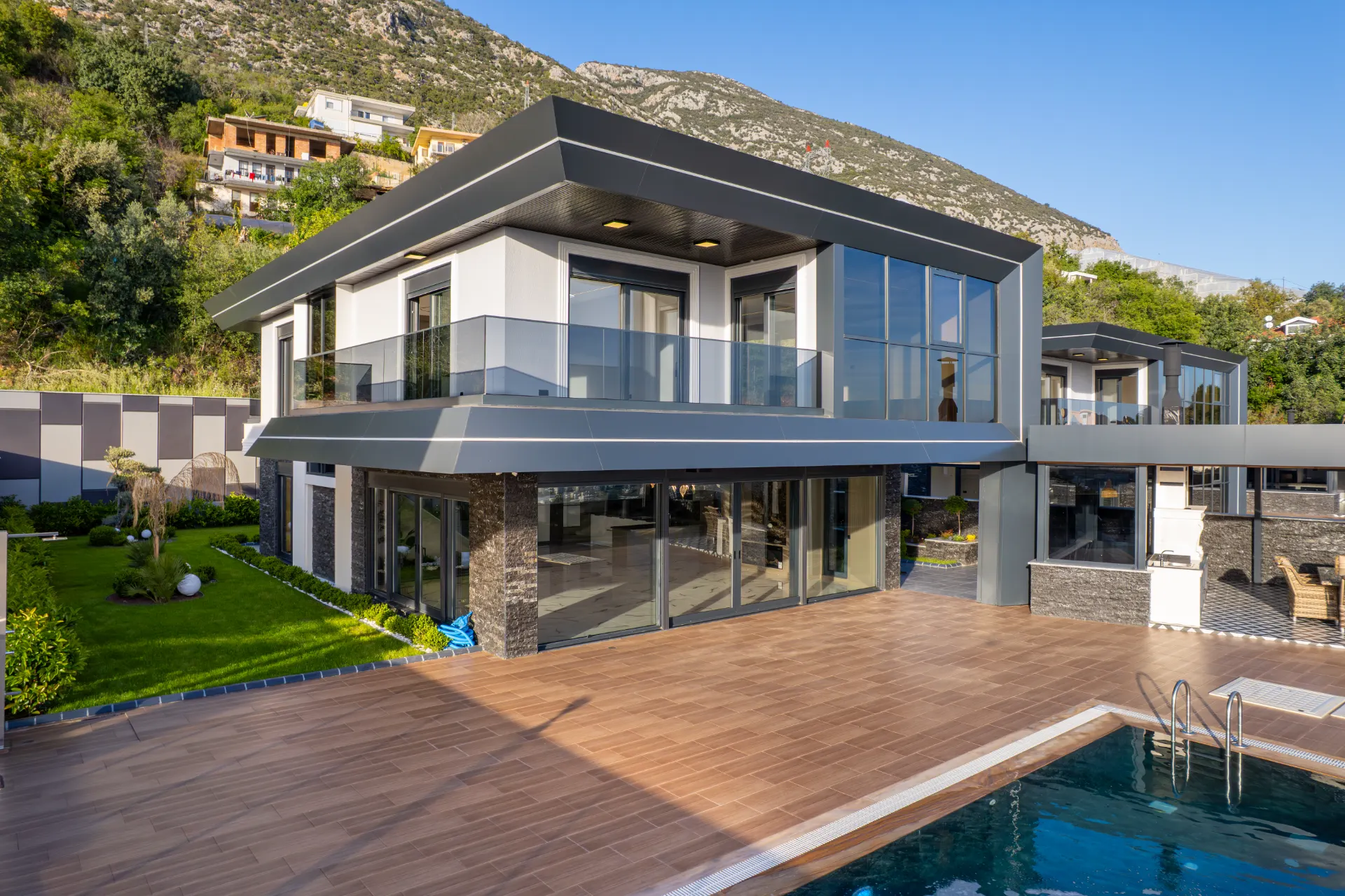 Antalya Alanya'da Satılık Müstakil Villa