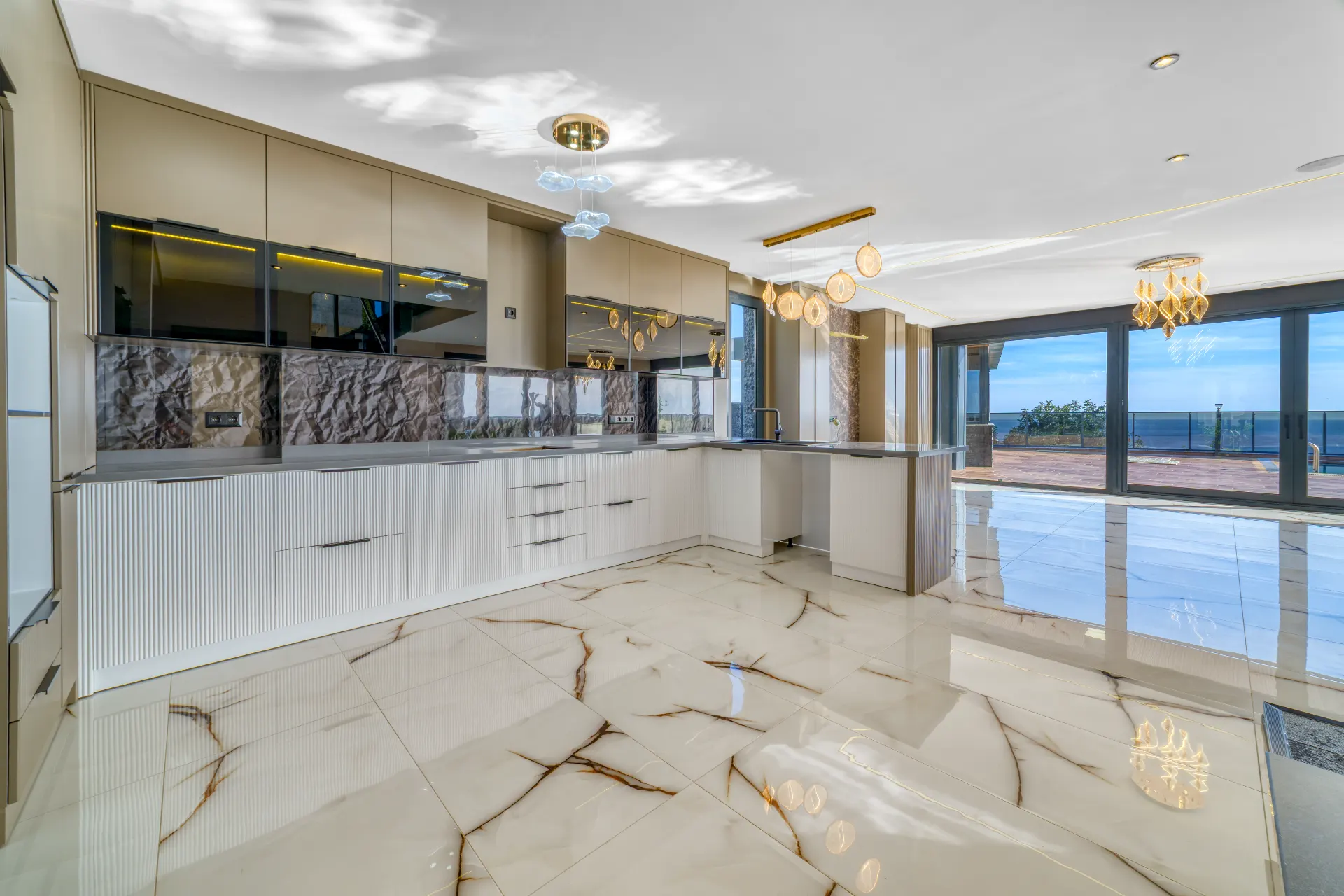 Antalya Alanya'da Satılık Müstakil Villa