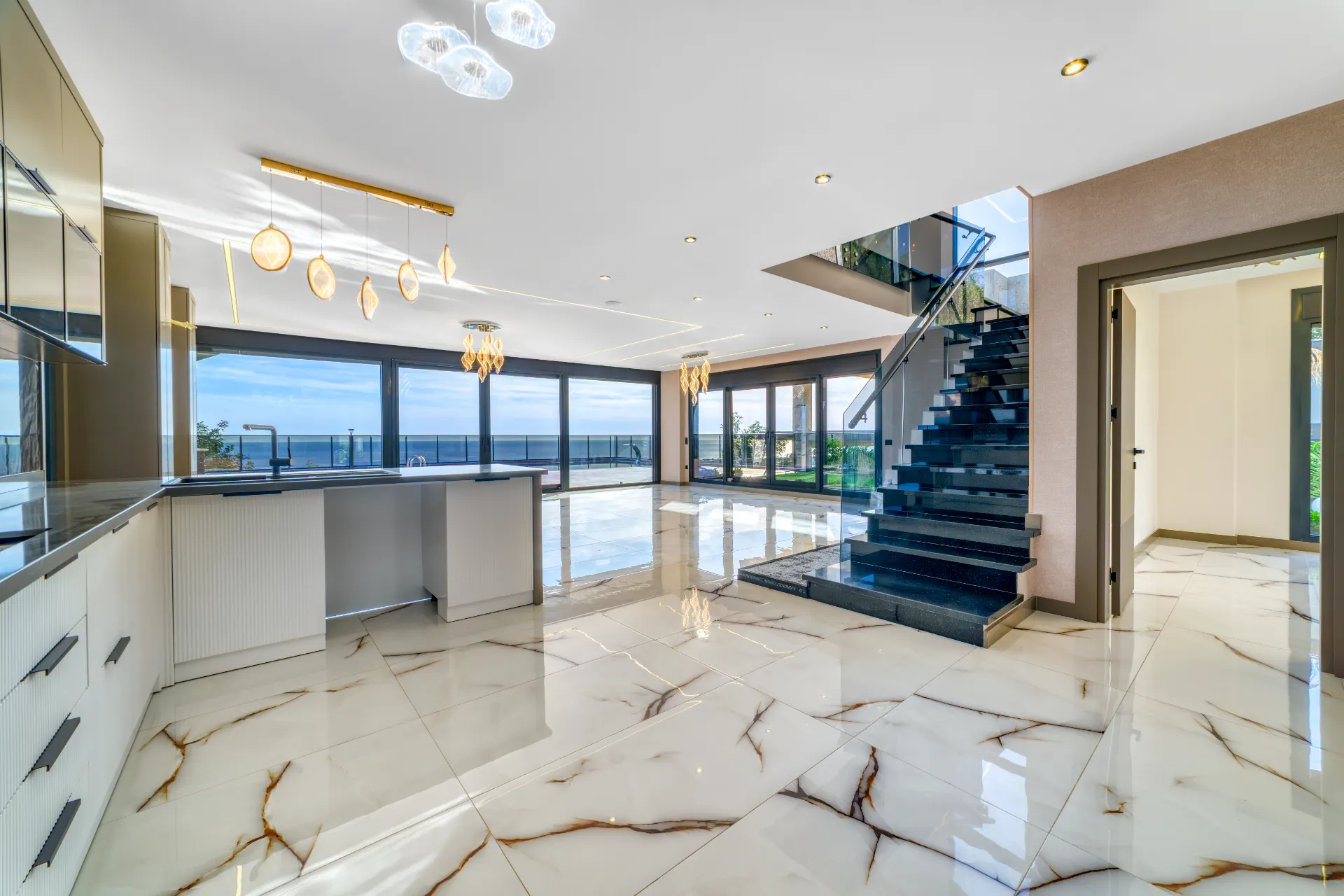 Antalya Alanya'da Satılık Müstakil Villa