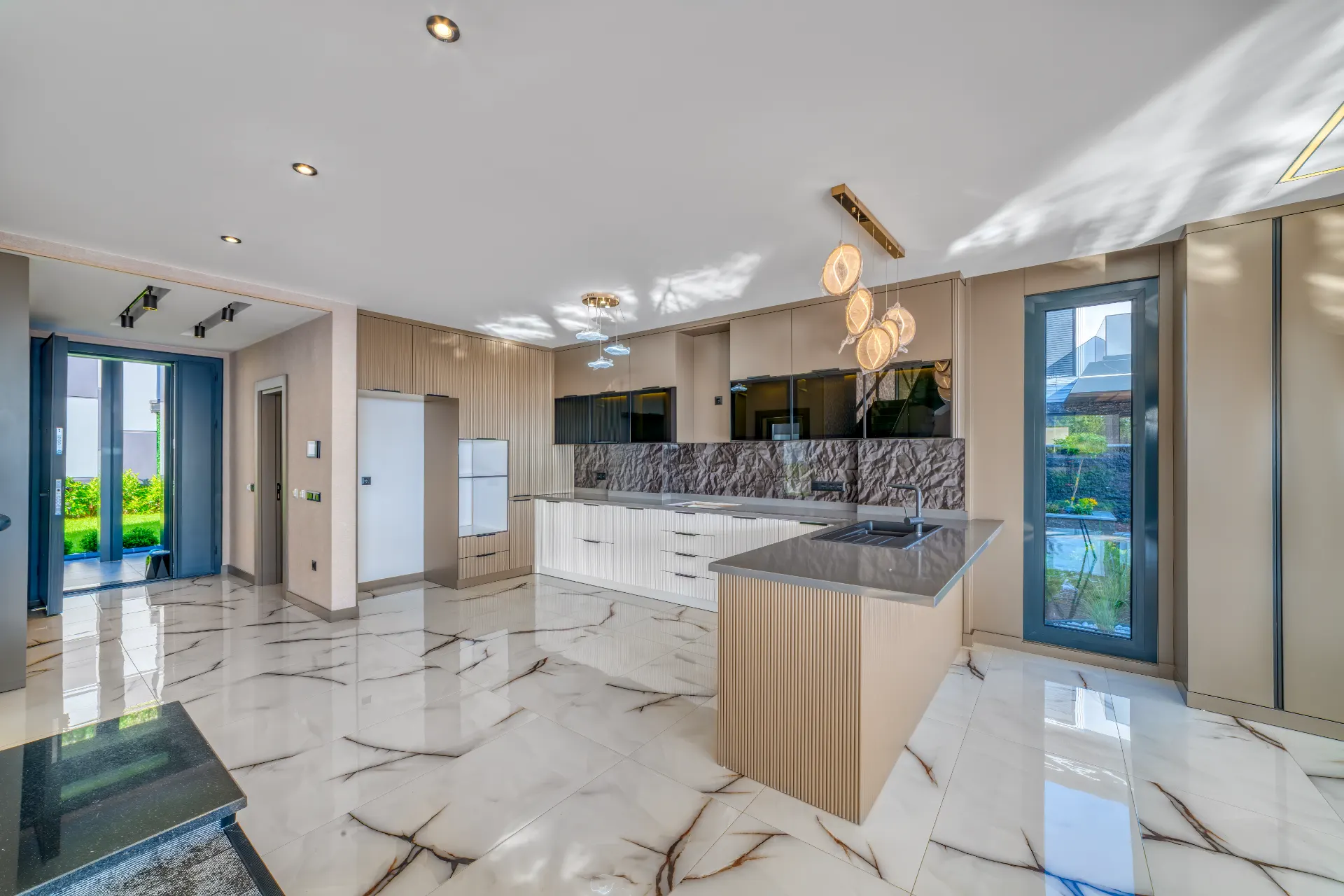 Antalya Alanya'da Satılık Müstakil Villa