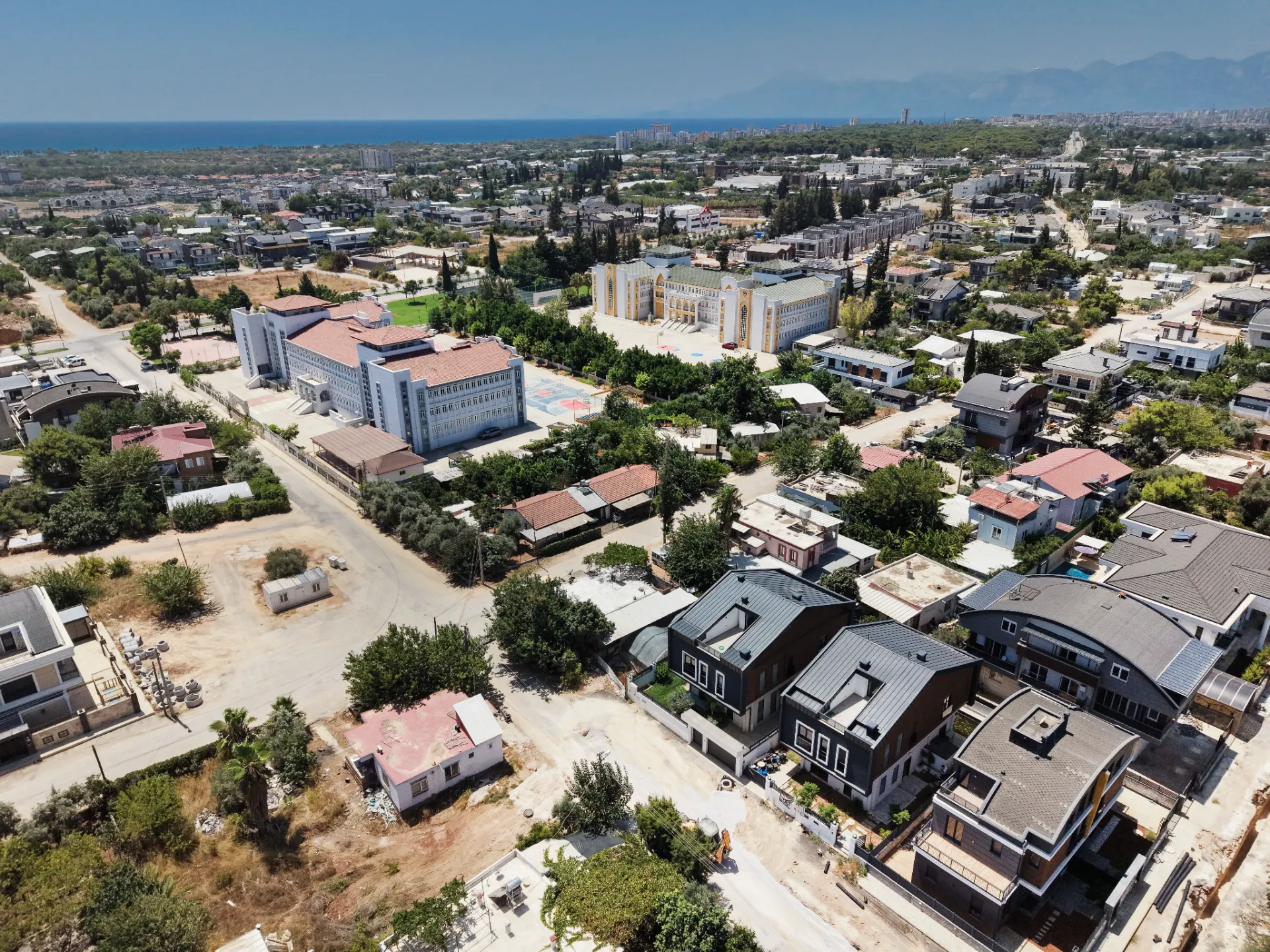 ERMENEKTE SATILIK MÜSTAKİL HAVUZLU VİLLA