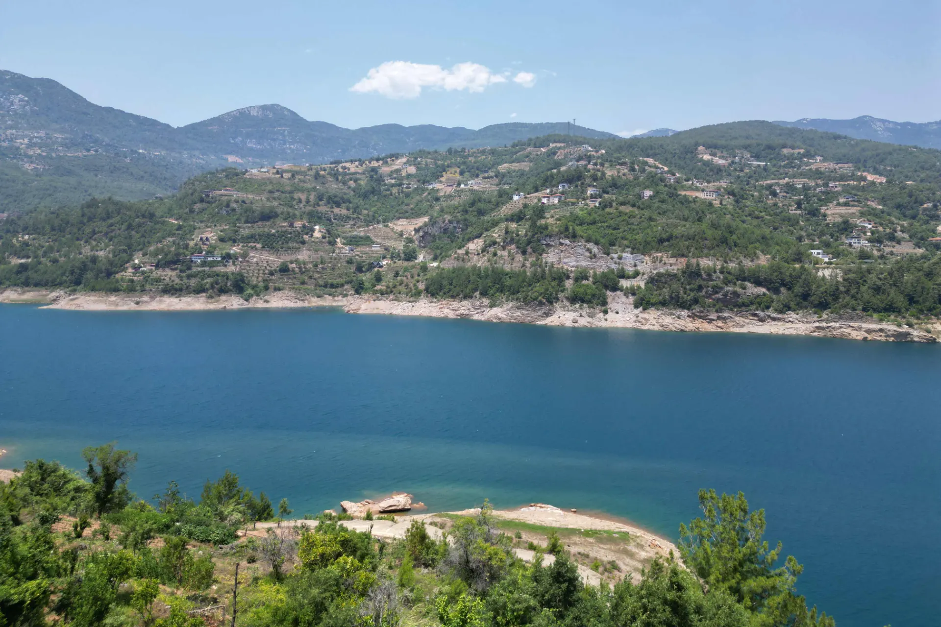 DOĞANIN KALBİ KUZYAKA KÖYÜ MUHTEŞEM KONUMDA 1.447 m²  SATILIK