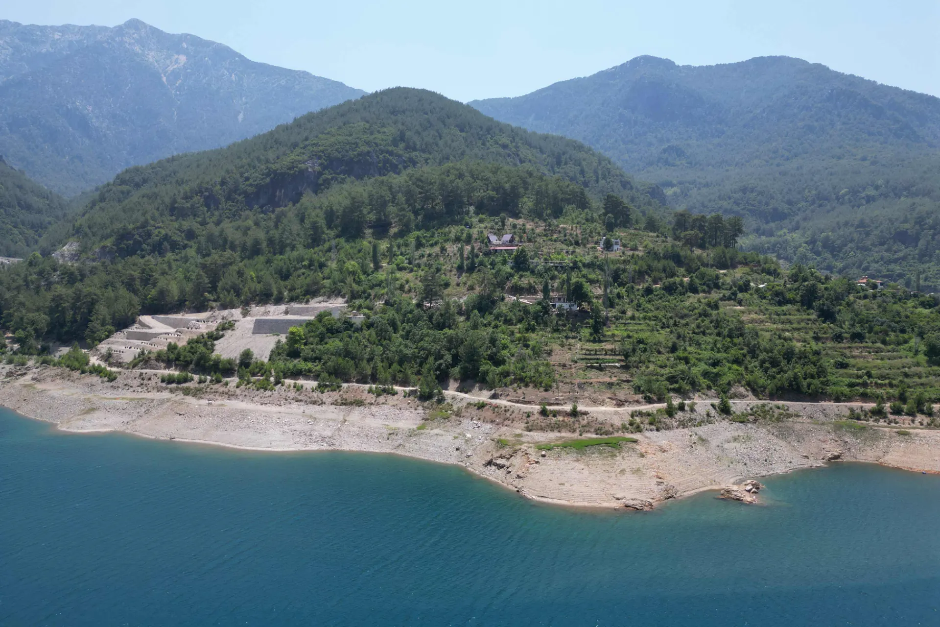 DOĞANIN KALBİ KUZYAKA KÖYÜ MUHTEŞEM KONUMDA 1.447 m²  SATILIK