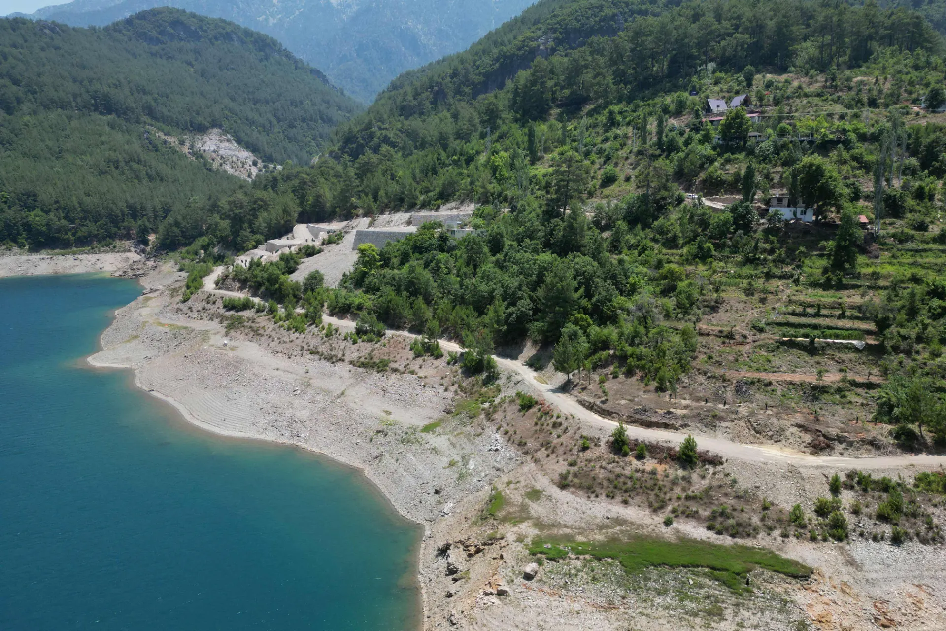 DOĞANIN KALBİ KUZYAKA KÖYÜ MUHTEŞEM KONUMDA 1.447 m²  SATILIK