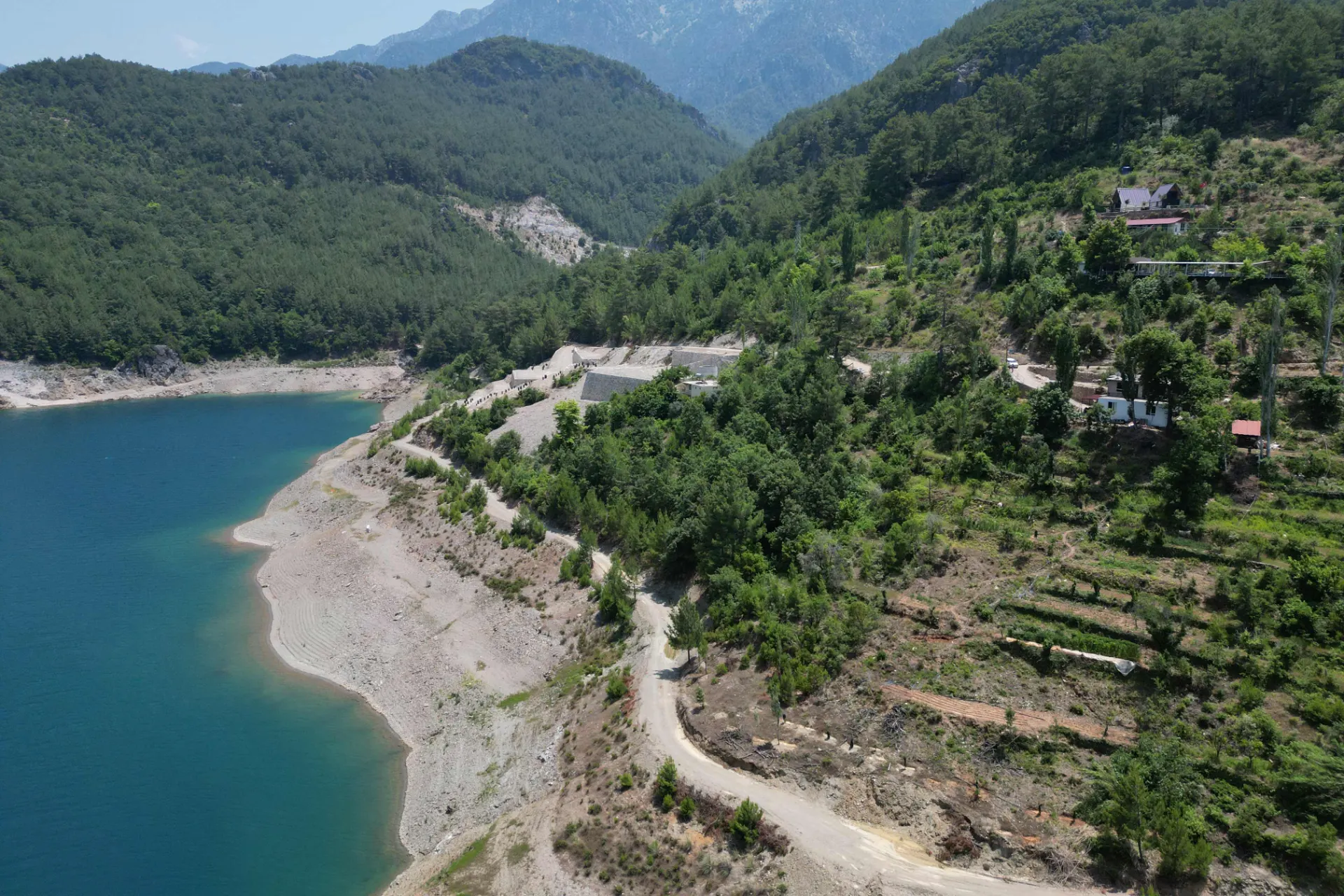 DOĞANIN KALBİ KUZYAKA KÖYÜ MUHTEŞEM KONUMDA 1.447 m²  SATILIK