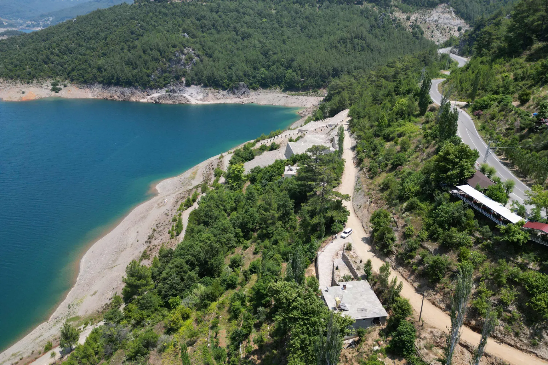 DOĞANIN KALBİ KUZYAKA KÖYÜ MUHTEŞEM KONUMDA 1.447 m²  SATILIK