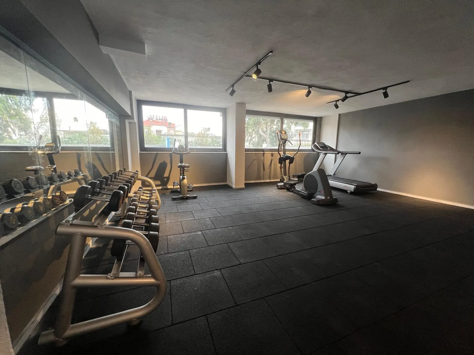 ÇİNİ İNŞAATTAN 1+1 58M2 4.KAT SATILIK LUX SON 1 DAİRE !!!