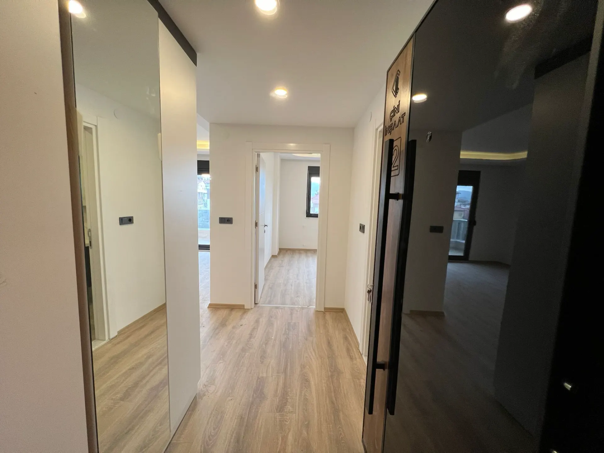 ÇİNİ İNŞAATTAN 1+1 58M2 4.KAT SATILIK LUX SON 1 DAİRE !!!
