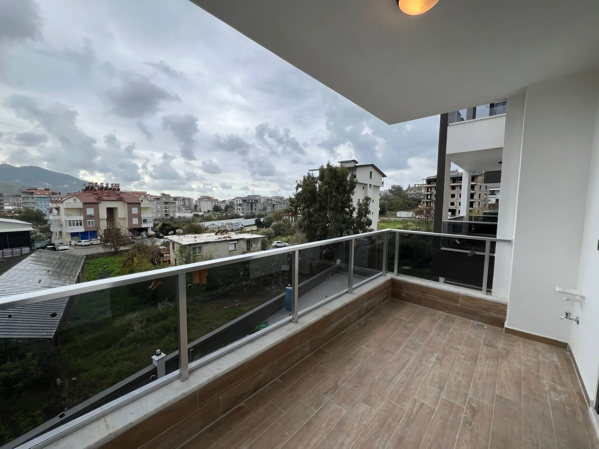 ÇİNİ İNŞAATTAN 1+1 58M2 4.KAT SATILIK LUX SON 1 DAİRE !!!