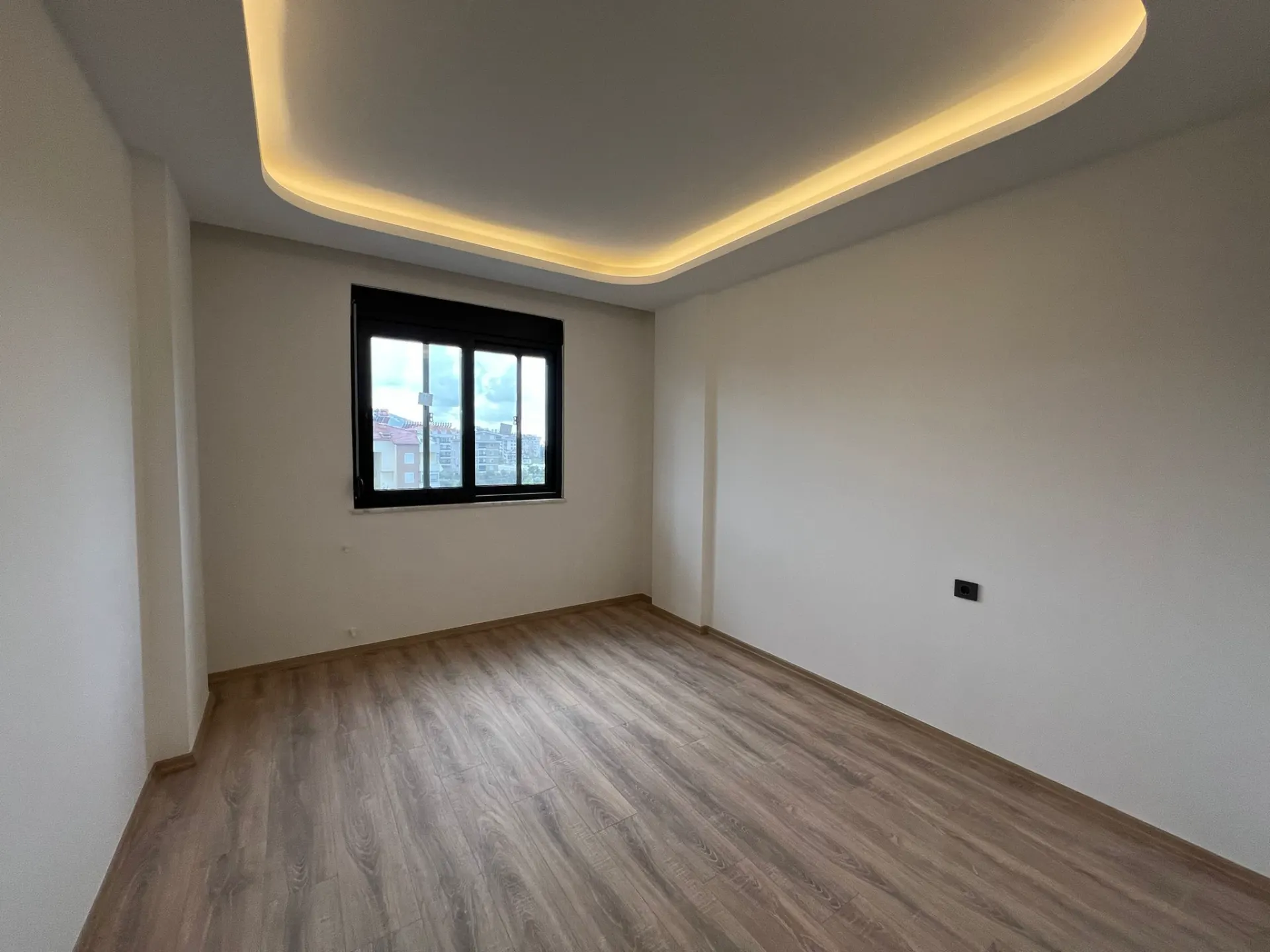 ÇİNİ İNŞAATTAN 1+1 58M2 4.KAT SATILIK LUX SON 1 DAİRE !!!