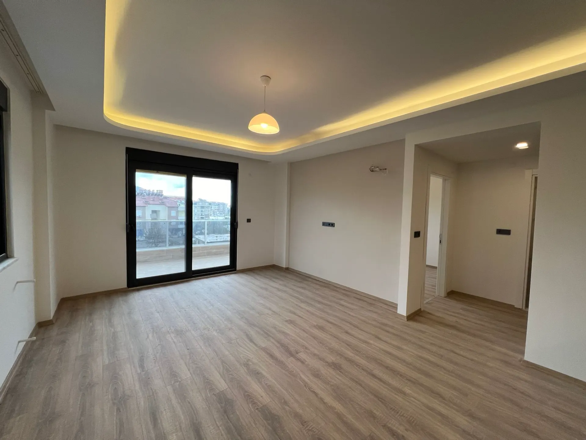 ÇİNİ İNŞAATTAN 1+1 58M2 4.KAT SATILIK LUX SON 1 DAİRE !!!