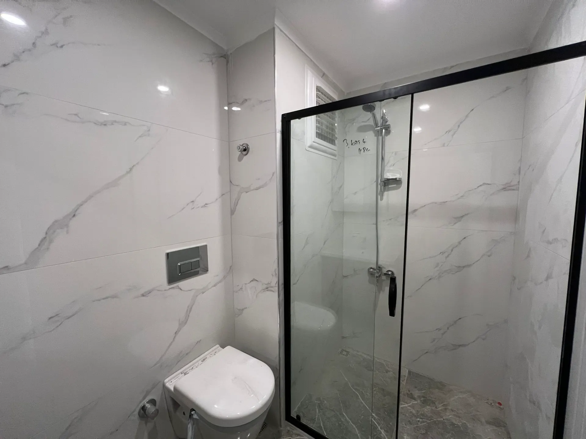 ÇİNİ İNŞAATTAN 1+1 58M2 4.KAT SATILIK LUX SON 1 DAİRE !!!