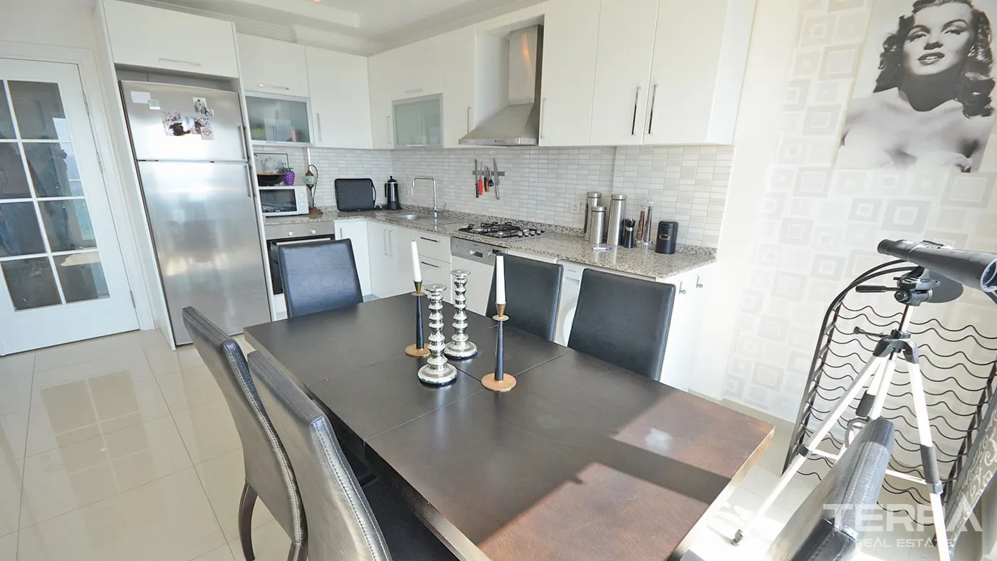 KESTEL'DE DENİZE 50 M MESAFEDE KOMPLE EŞYALI SATILIK DAİRE