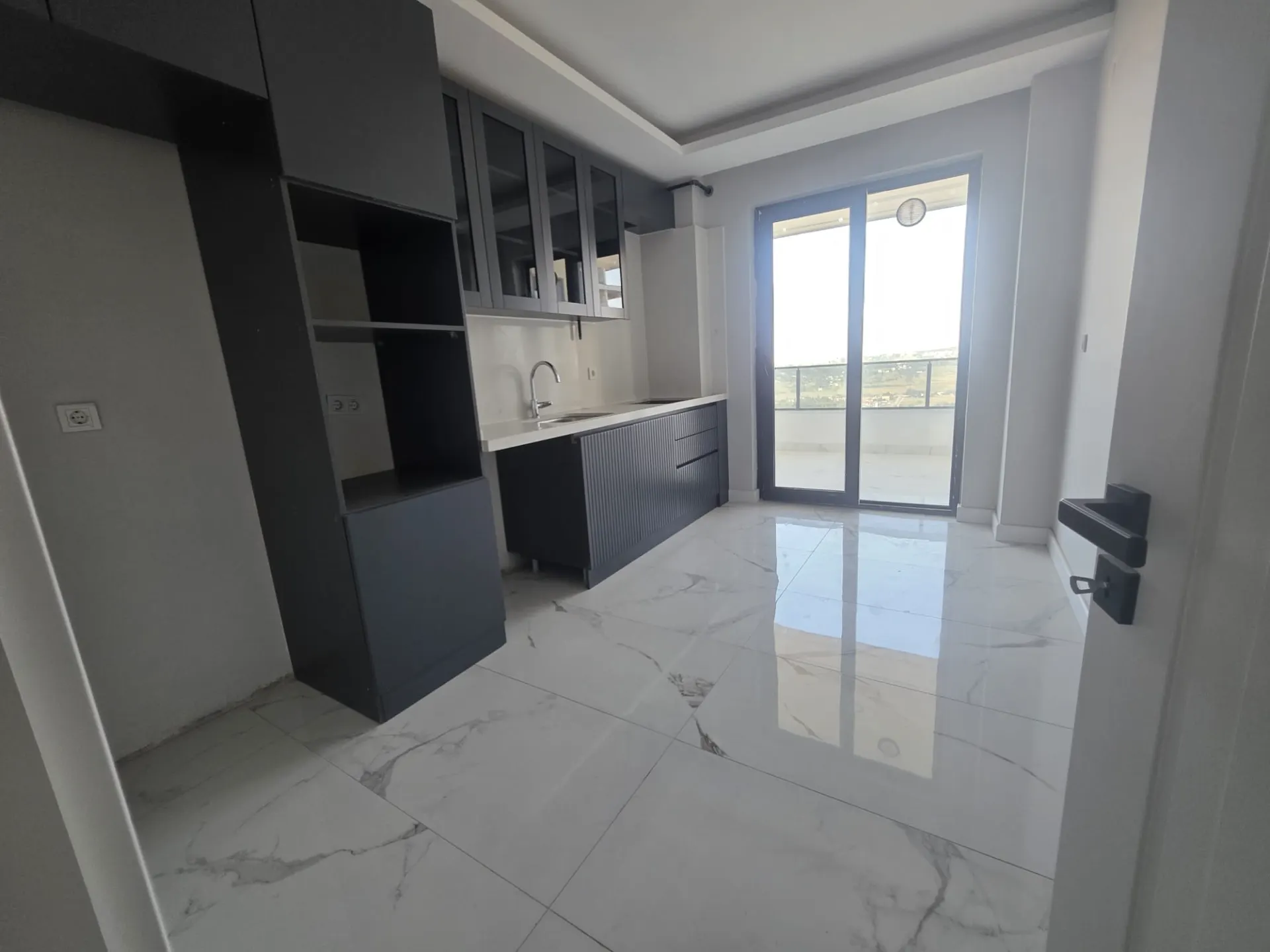 Geräumige und Luxuriöse 2+1 Wohnung zu Verkaufen
