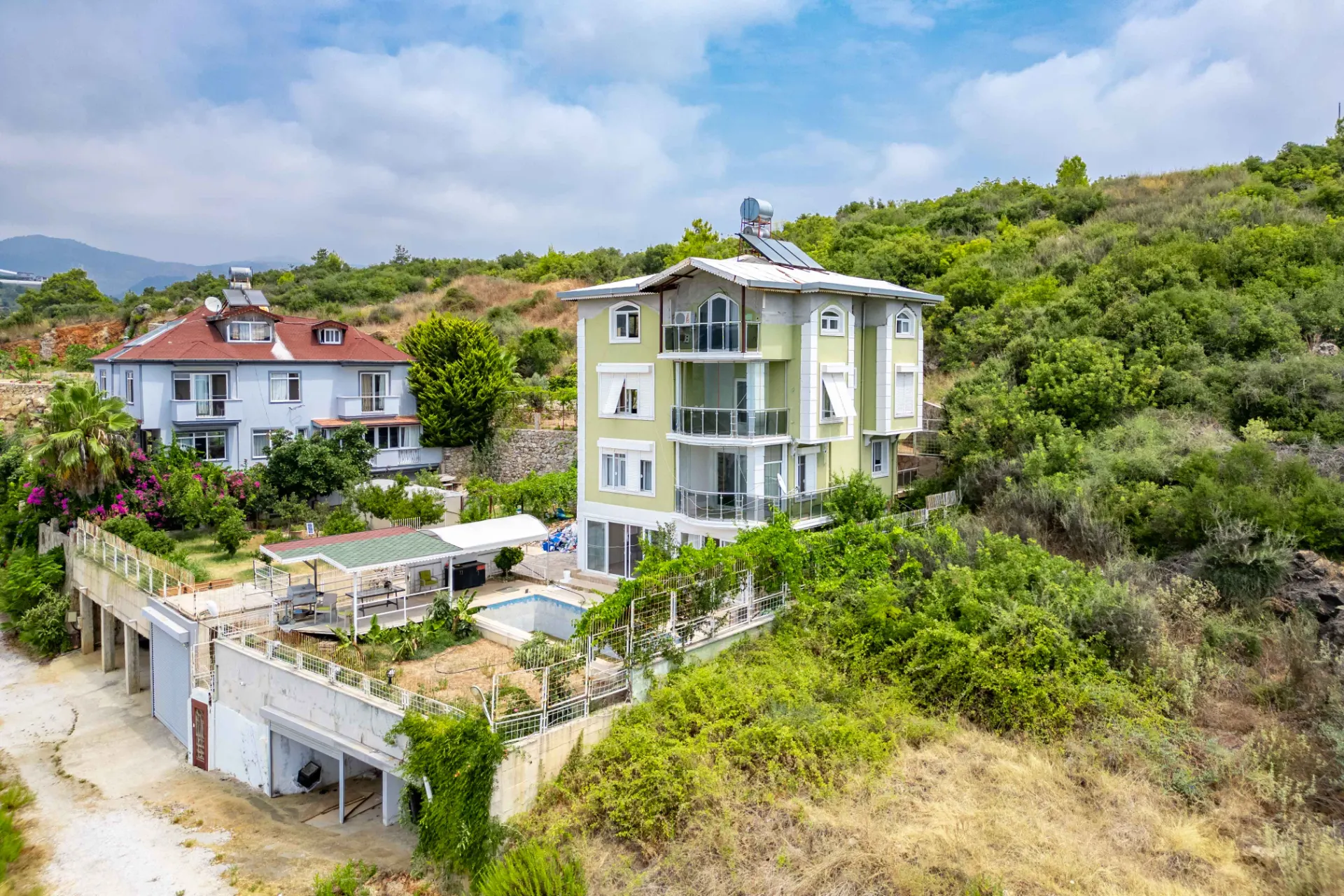 Denize 500 Metre! Deniz Manzaralı Villa 1.015 m²  Arsa!