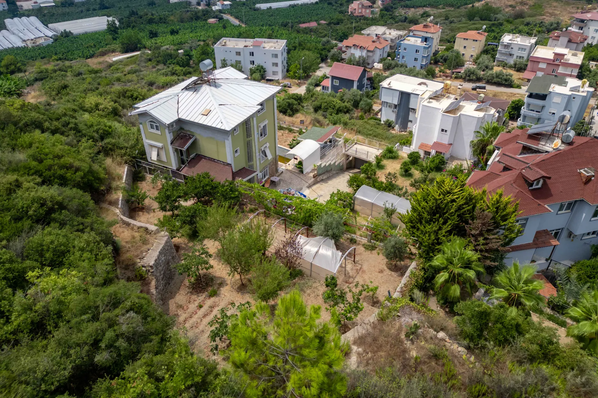 Denize 500 Metre! Deniz Manzaralı Villa 1.015 m²  Arsa!