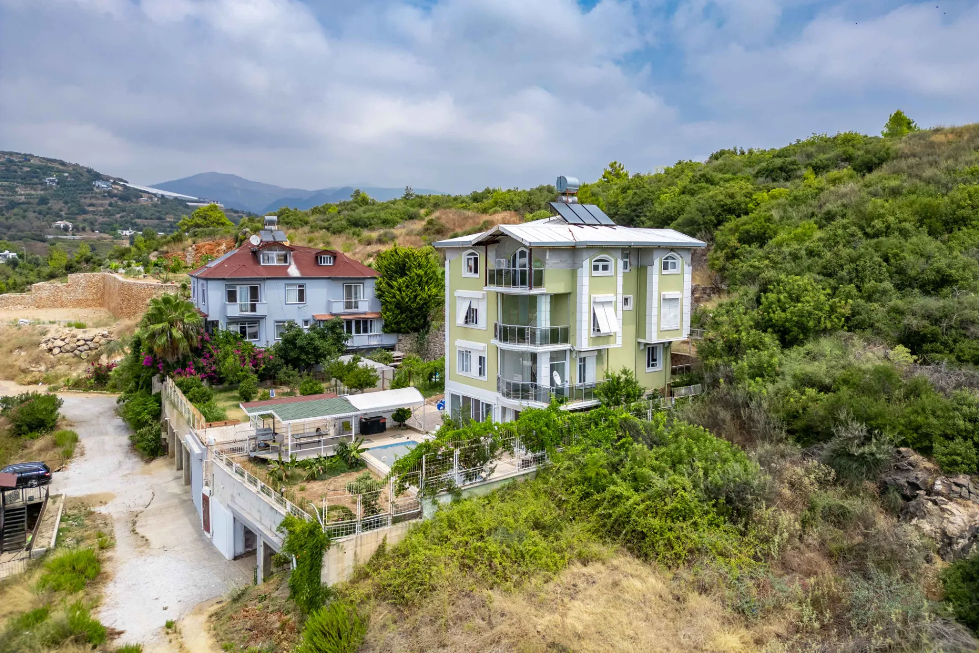 Denize 500 Metre! Deniz Manzaralı Villa 1.015 m²  Arsa!