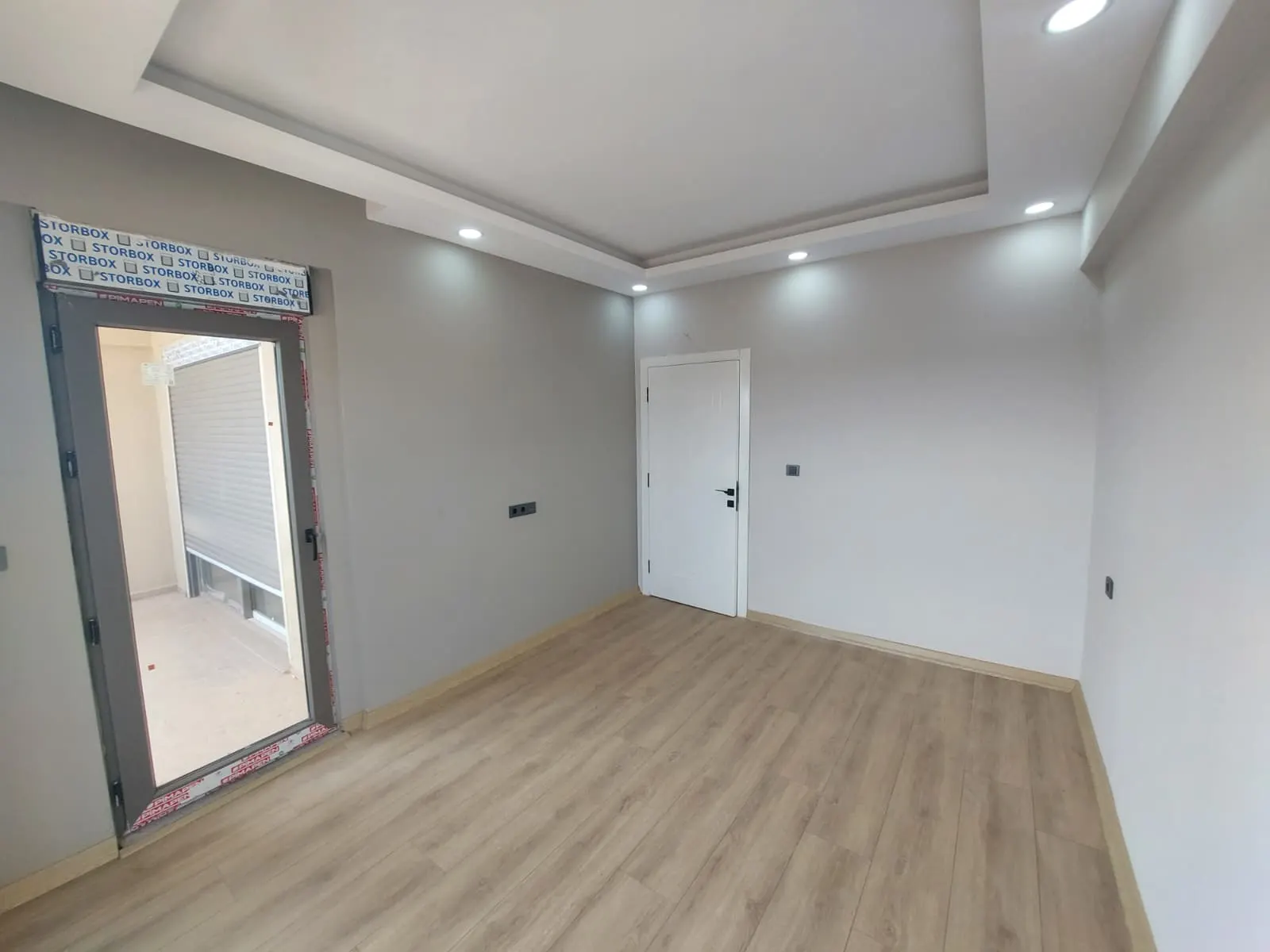 GÜZELYURT'TA SIFIR HAVUZLU VE OTOPARKLI KİRALIK 1+1 DAİRE