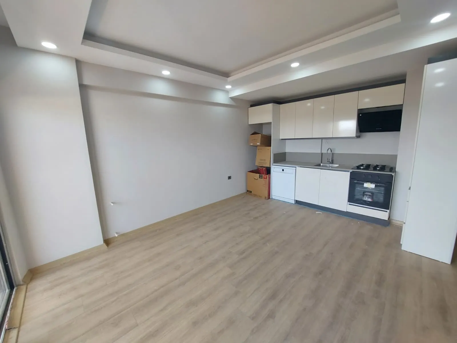 GÜZELYURT'TA SIFIR HAVUZLU VE OTOPARKLI KİRALIK 1+1 DAİRE