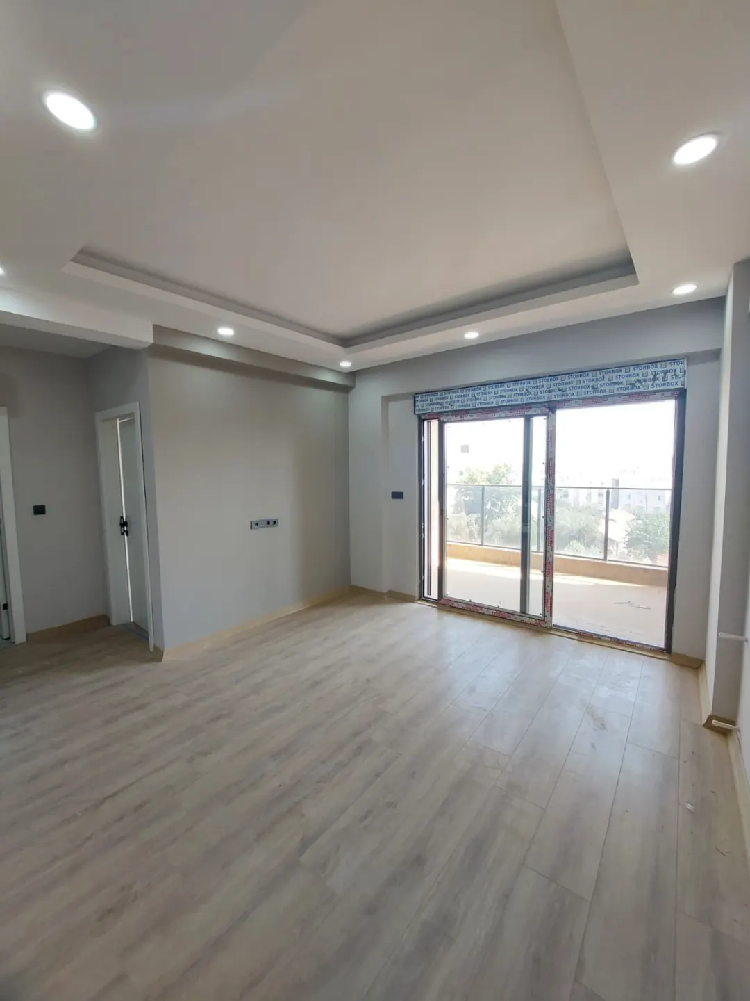 GÜZELYURT'TA SIFIR HAVUZLU VE OTOPARKLI KİRALIK 1+1 DAİRE