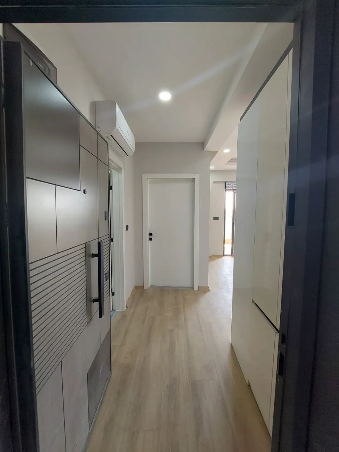 GÜZELYURT'TA SIFIR HAVUZLU VE OTOPARKLI KİRALIK 1+1 DAİRE