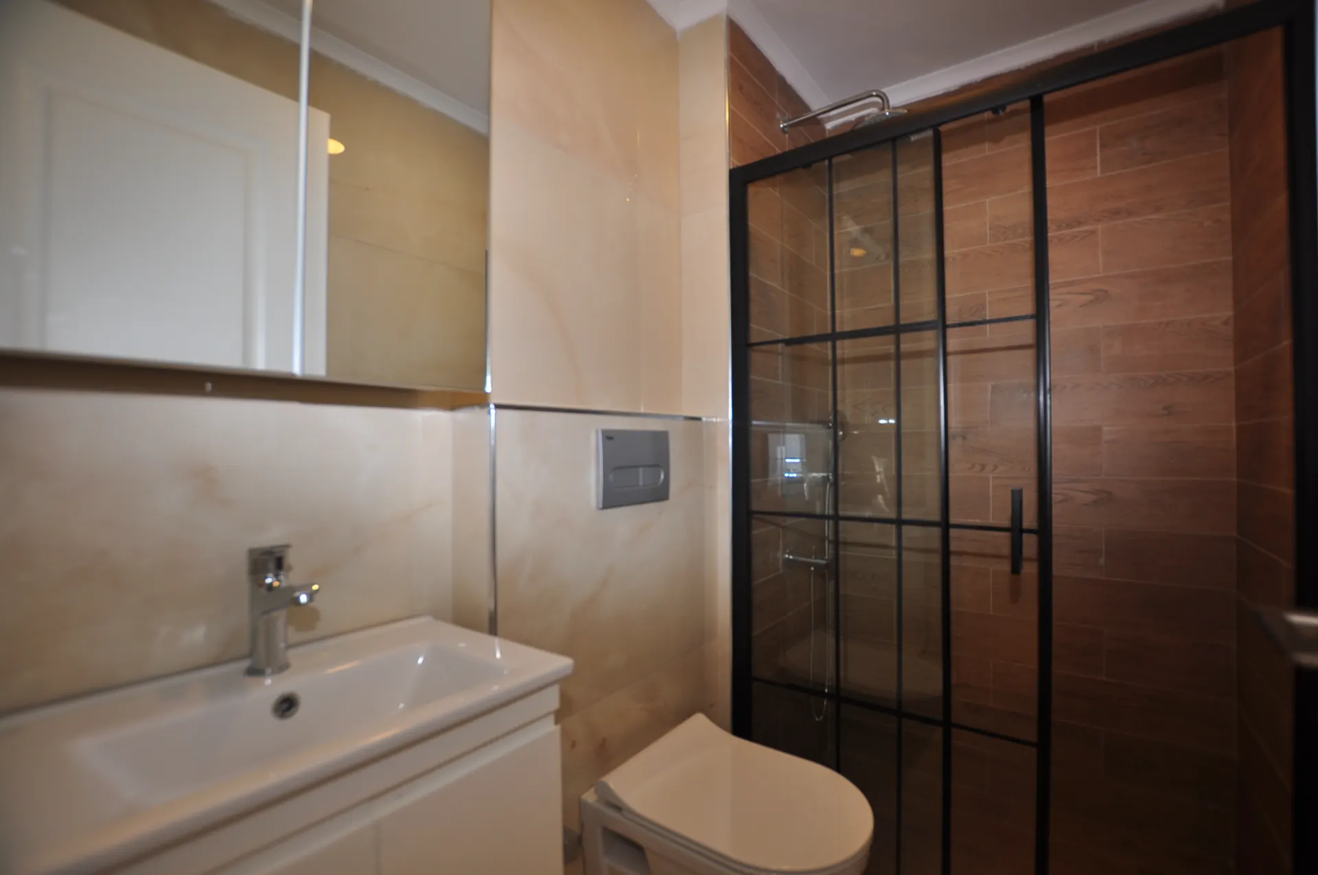 MAHMUTLAR'DA SATILIK  GENİŞ 2+1 DAİRE MELİH CONCEPT