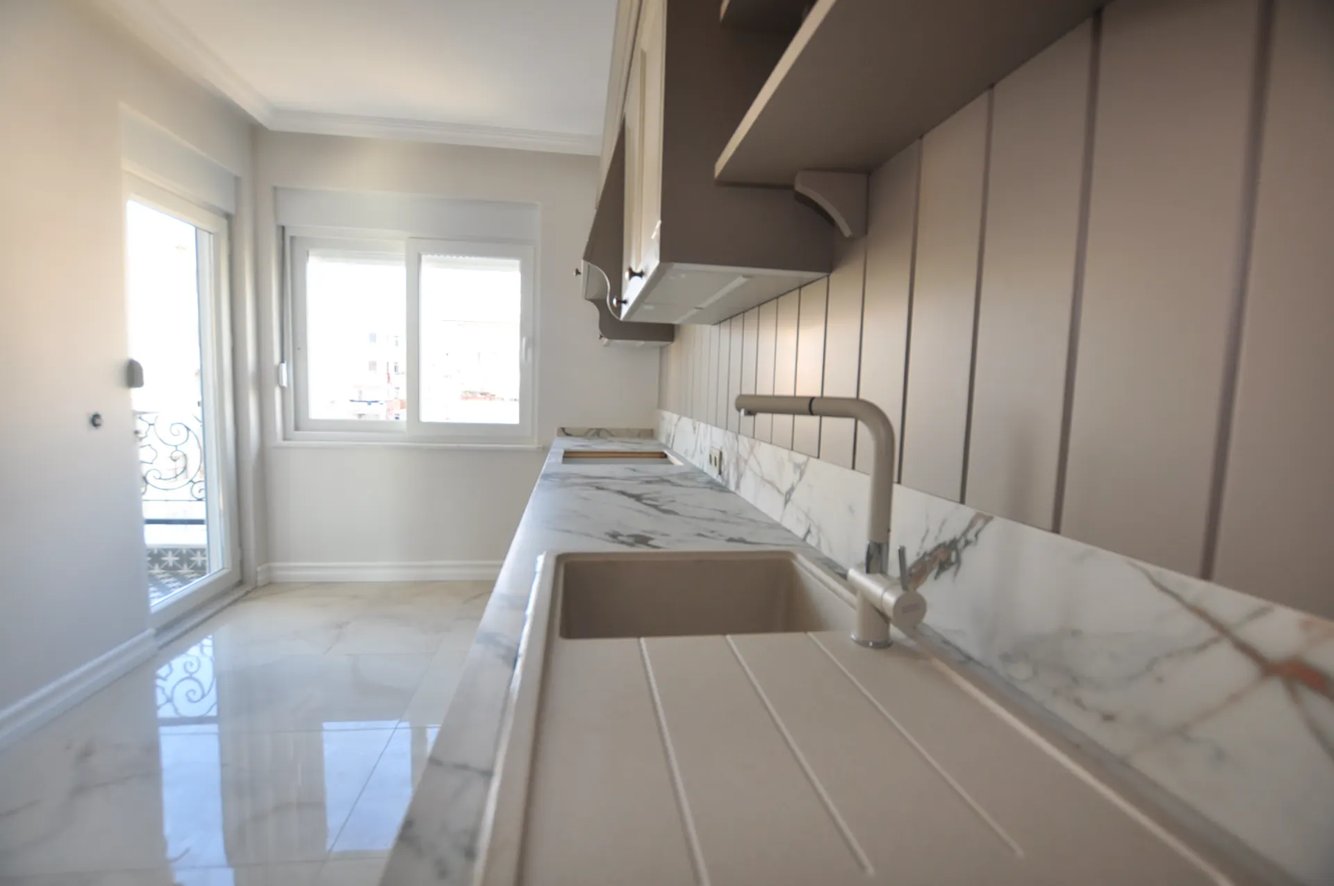 MAHMUTLAR'DA SATILIK  GENİŞ 2+1 DAİRE MELİH CONCEPT