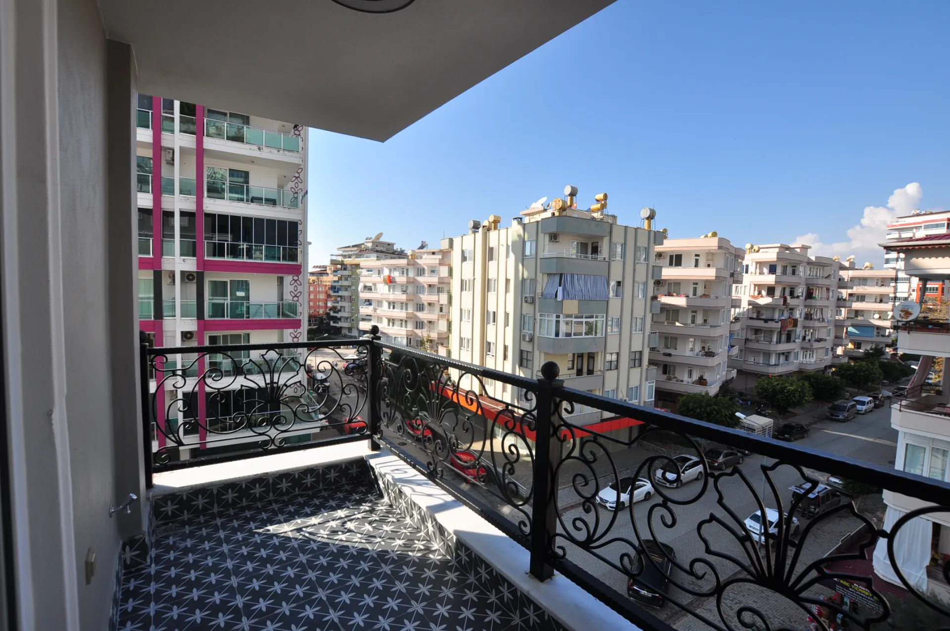 MAHMUTLAR'DA SATILIK  GENİŞ 2+1 DAİRE MELİH CONCEPT