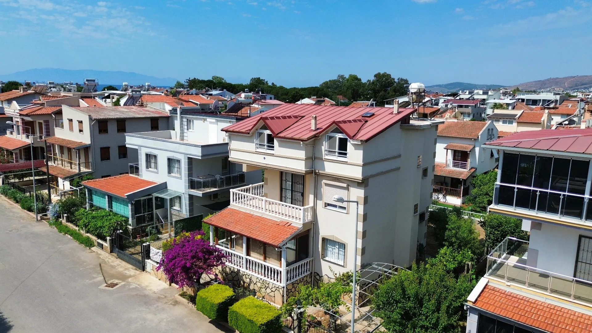 Seferihisar Ürkmezde Denize 100m Tek Müstakil 1 Sınıf Kalite Ultra Lüks Satılık 4+1 Villa