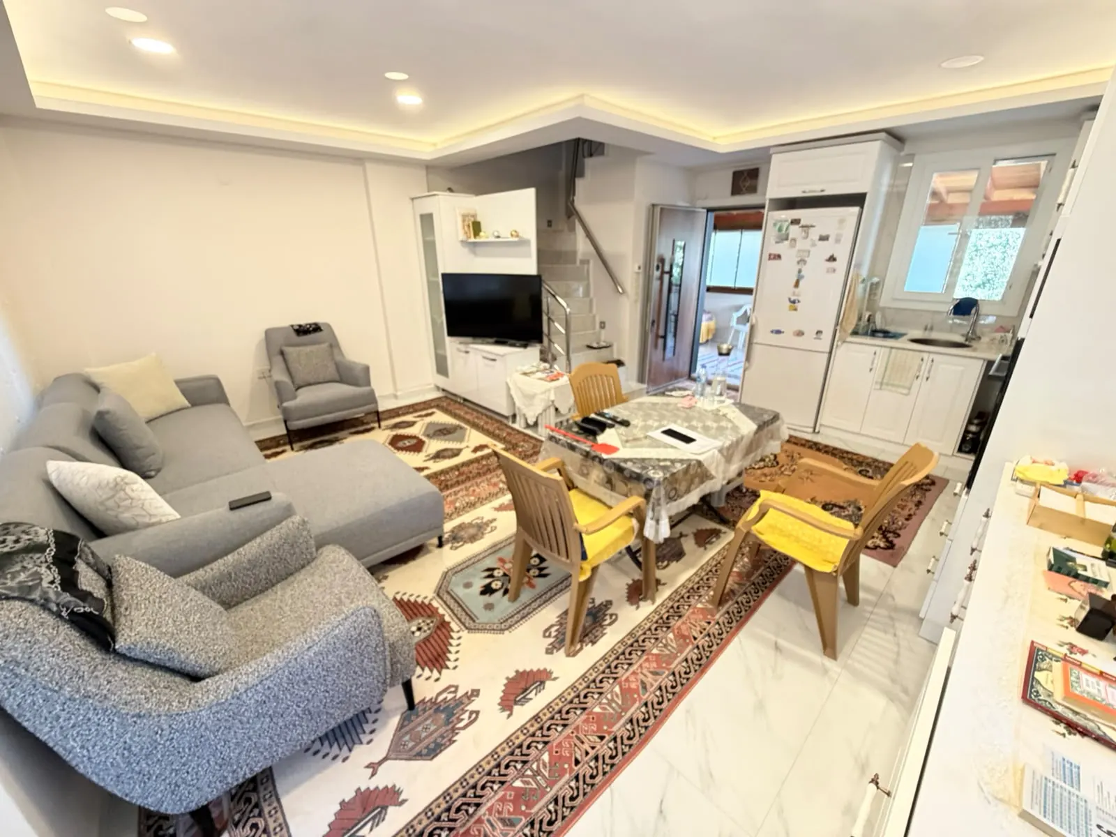 Seferihisar Doğanbey Cumhuriyet’te Denize Yakın Yaz-kış Yaşama Uygun 3+1 Villa