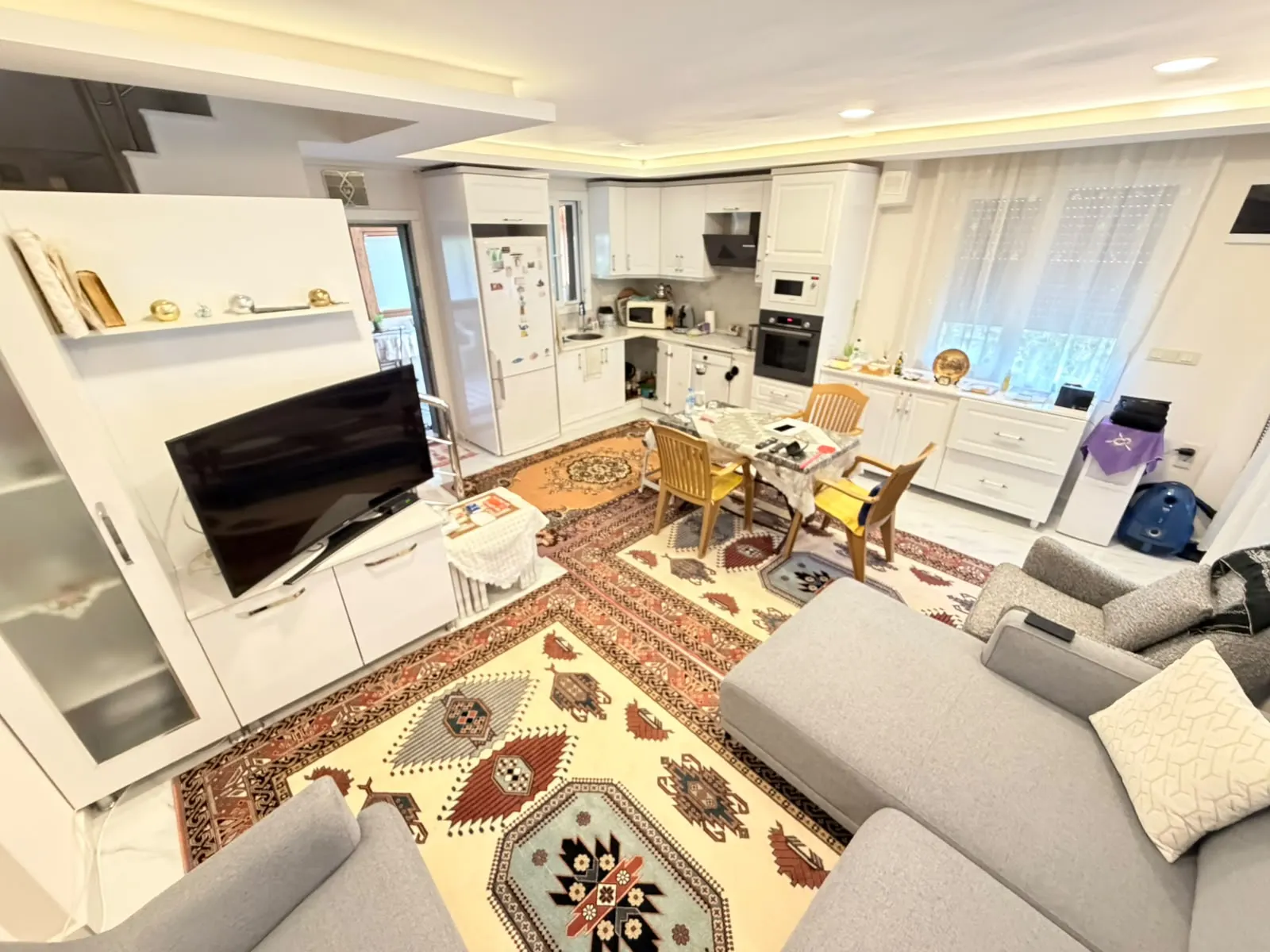 Seferihisar Doğanbey Cumhuriyet’te Denize Yakın Yaz-kış Yaşama Uygun 3+1 Villa