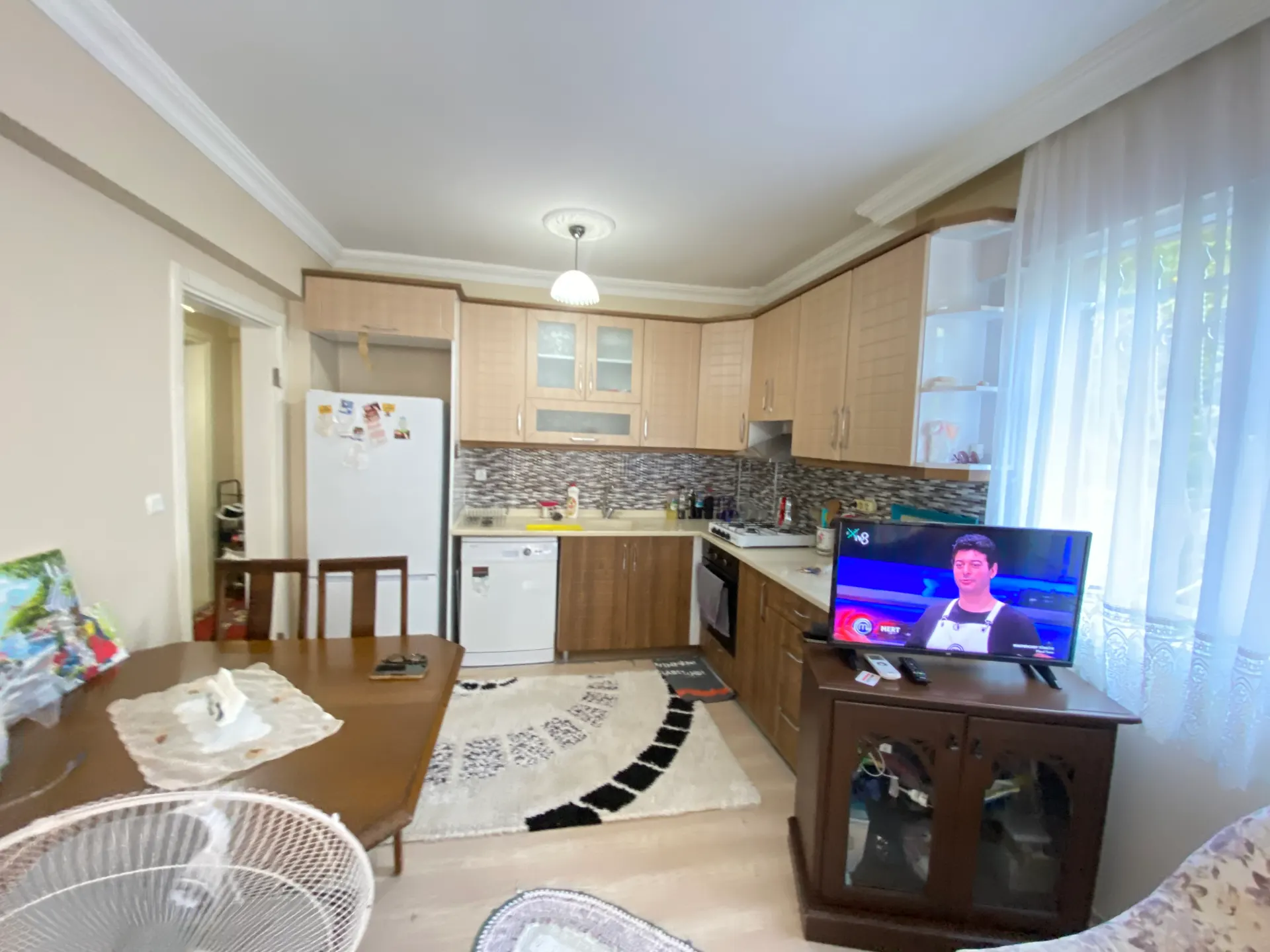 Seferihisar Mersin Alanı'nda denize 400m sıfır eşyalı bahçe katı satılık 2+1 daire