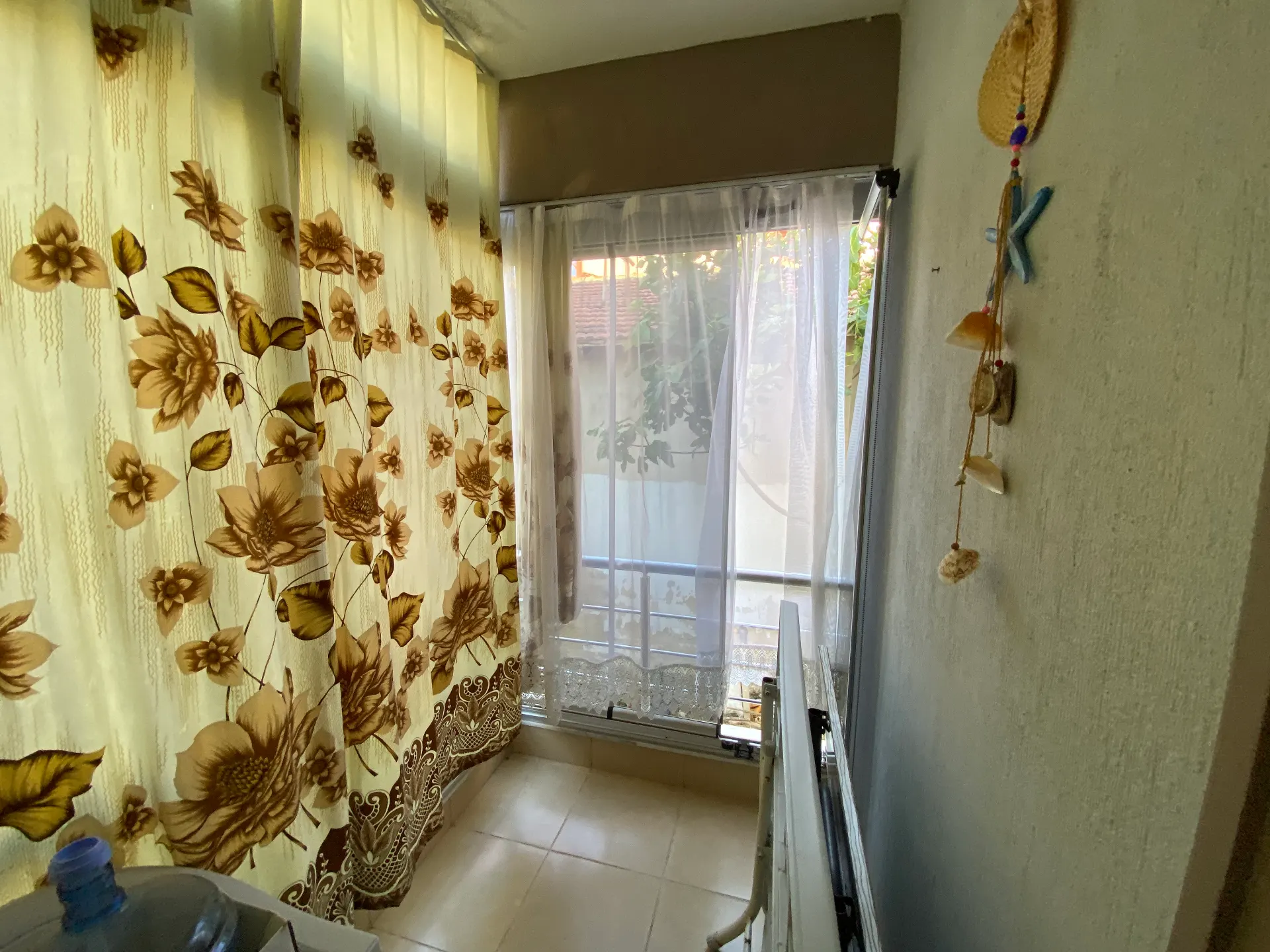 Seferihisar Mersin Alanı'nda denize 400m sıfır eşyalı bahçe katı satılık 2+1 daire