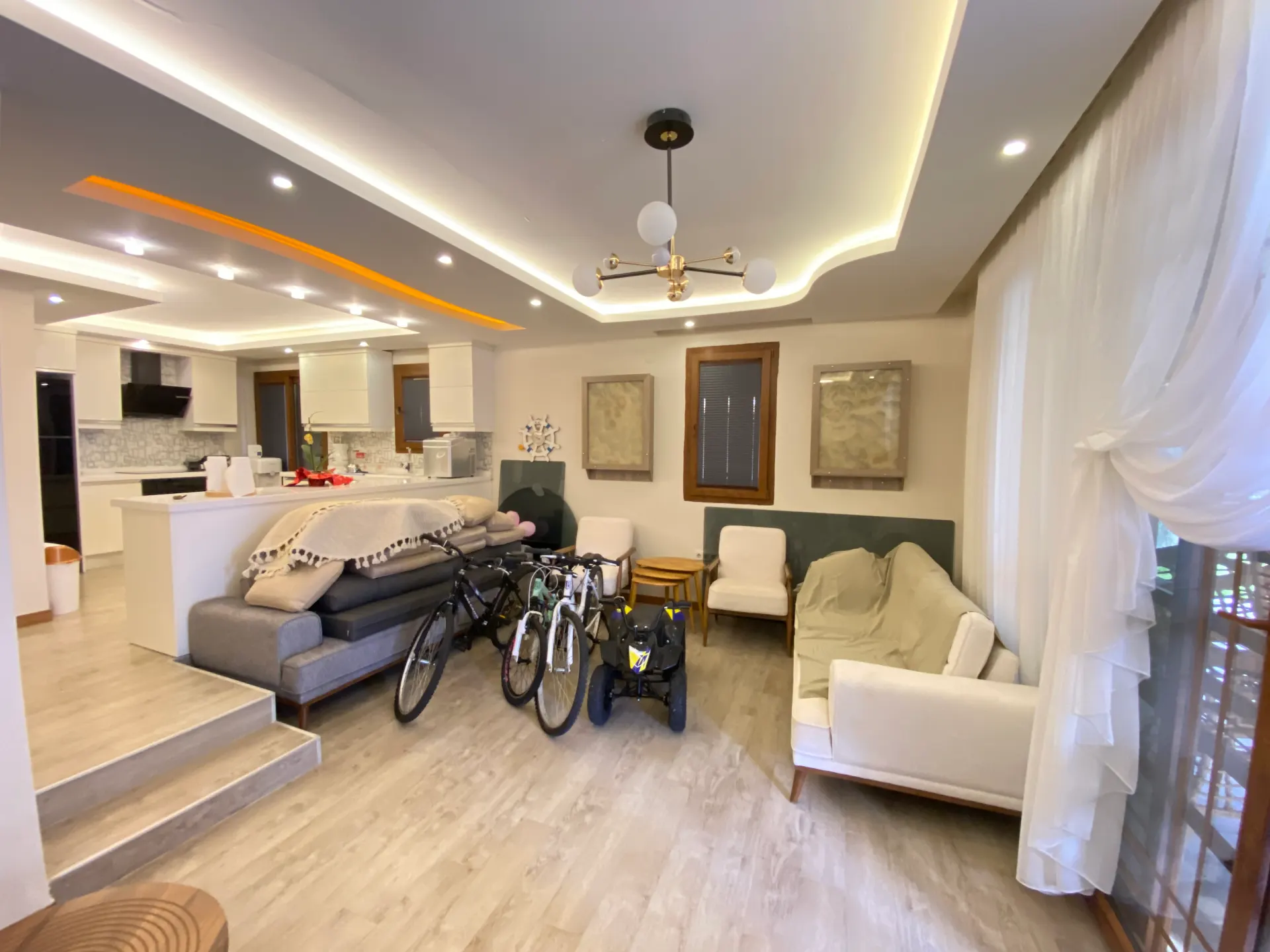 Seferihisar Ürkmez Erdem Tur Sitesinde Full Eşyalı, havuzlu & Akıllı Satılık 3+1 Villa