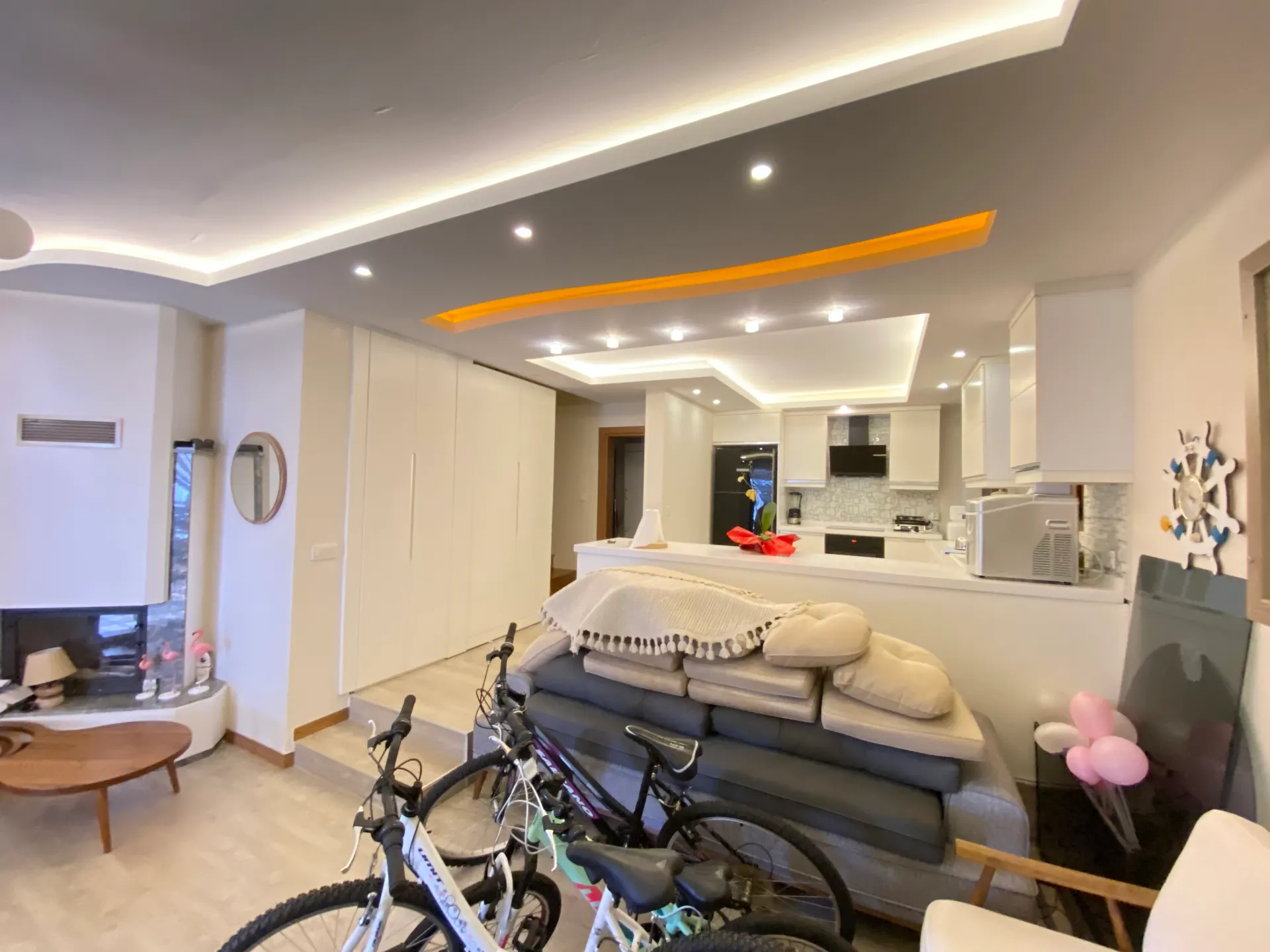 Seferihisar Ürkmez Erdem Tur Sitesinde Full Eşyalı, havuzlu & Akıllı Satılık 3+1 Villa