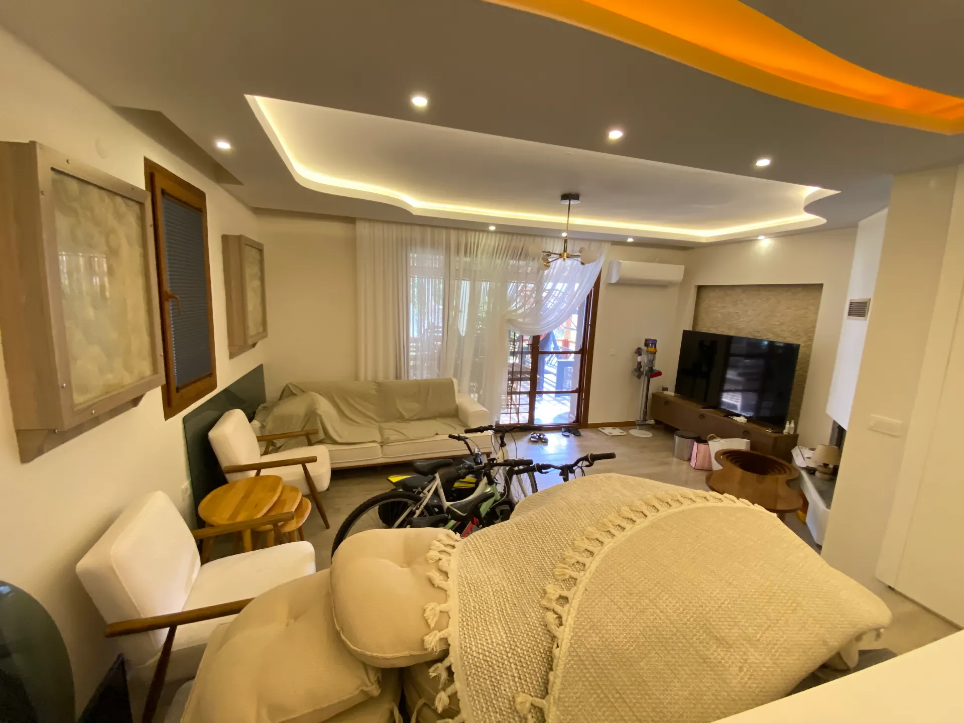 Seferihisar Ürkmez Erdem Tur Sitesinde Full Eşyalı, havuzlu & Akıllı Satılık 3+1 Villa