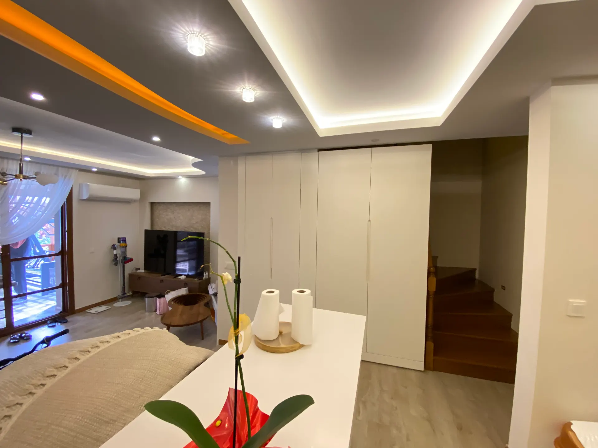 Seferihisar Ürkmez Erdem Tur Sitesinde Full Eşyalı, havuzlu & Akıllı Satılık 3+1 Villa