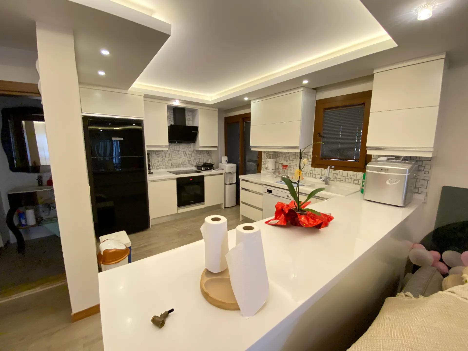 Seferihisar Ürkmez Erdem Tur Sitesinde Full Eşyalı, havuzlu & Akıllı Satılık 3+1 Villa